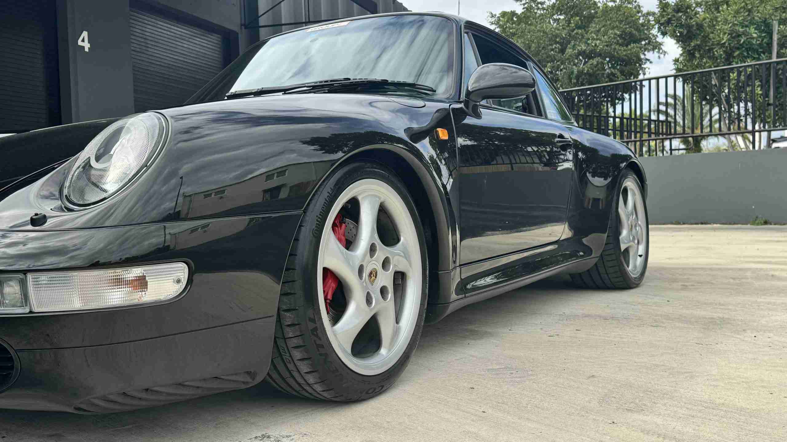 1997 Porsche 911 993 Carrera S Euro – 64k Miles – 6 Speed Manual – Bilstein Coil overs – Porsche Classic Radio full
