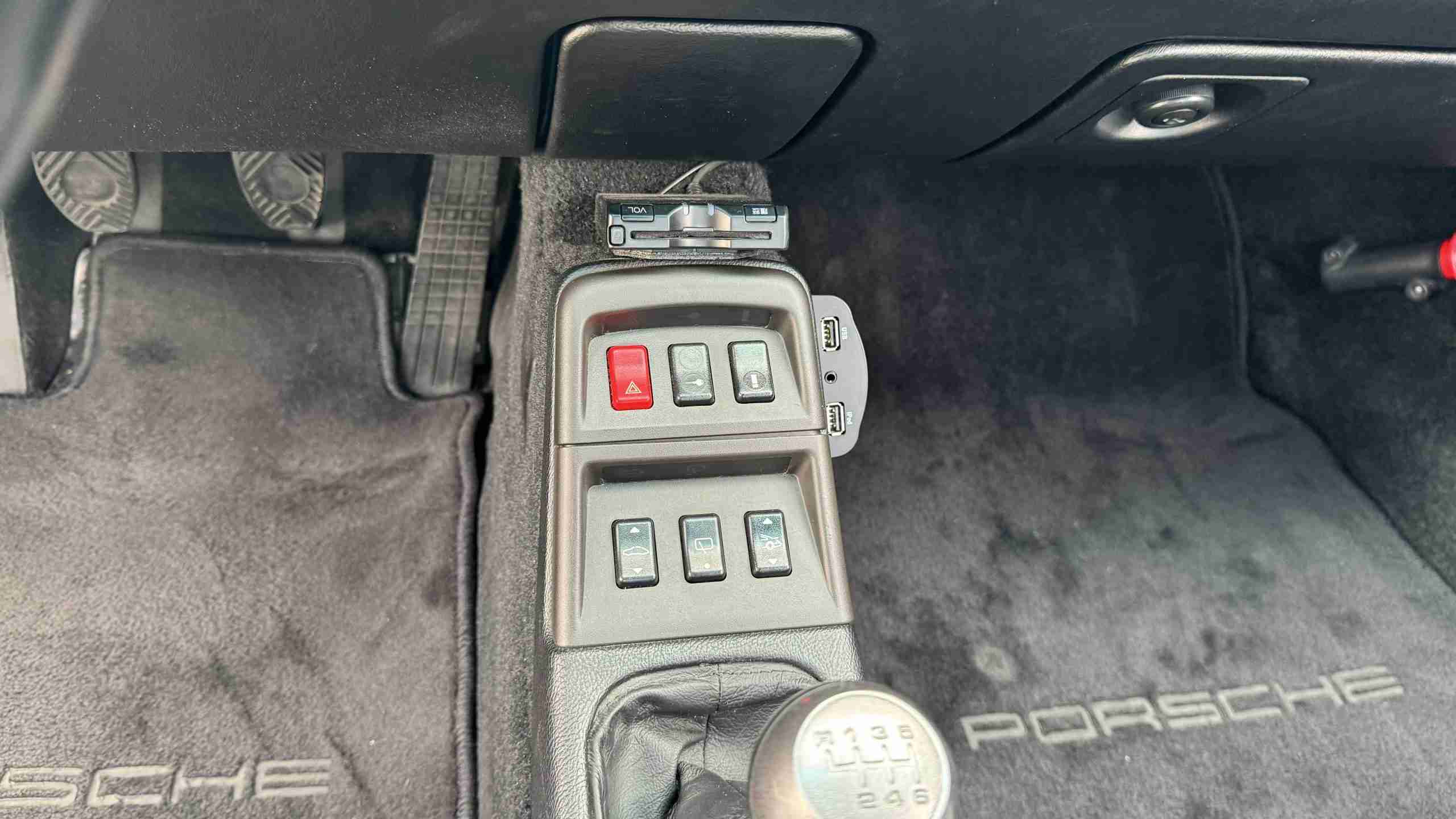 1997 Porsche 911 993 Carrera S Euro – 64k Miles – 6 Speed Manual – Bilstein Coil overs – Porsche Classic Radio full