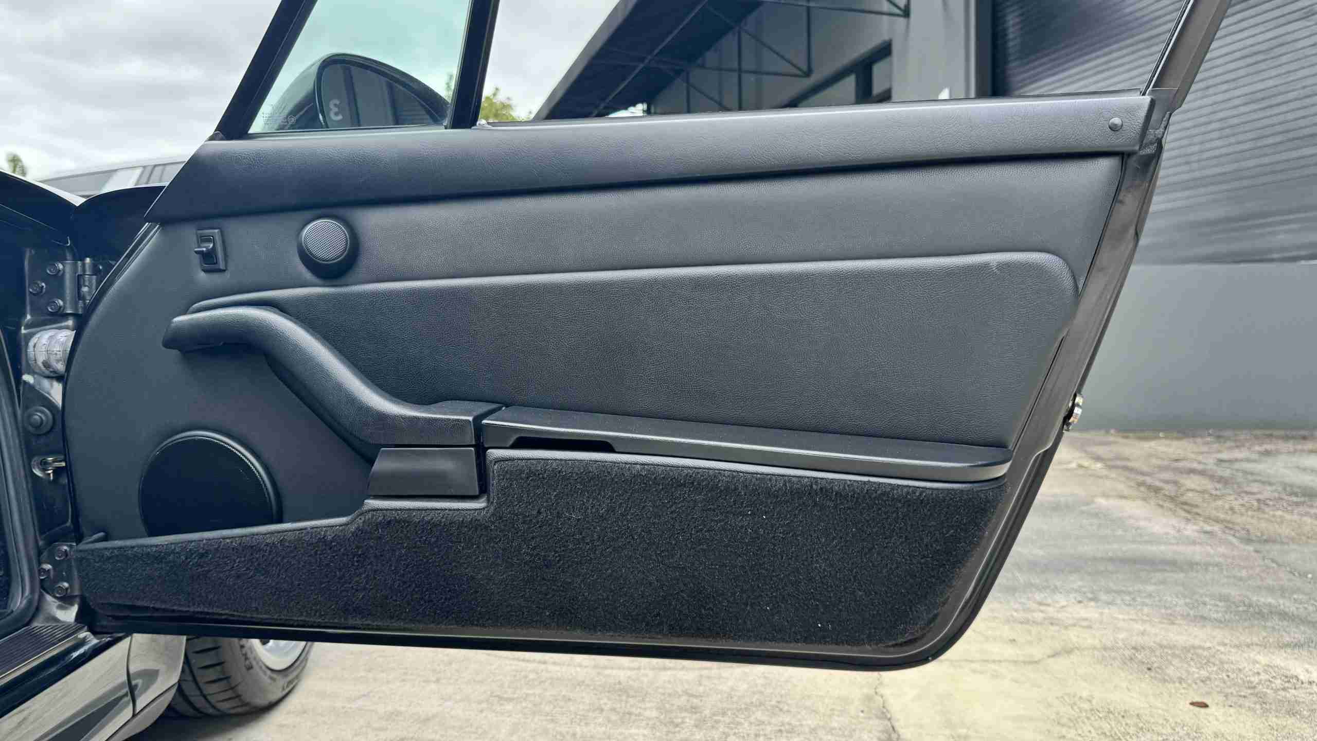1997 Porsche 911 993 Carrera S Euro – 64k Miles – 6 Speed Manual – Bilstein Coil overs – Porsche Classic Radio full