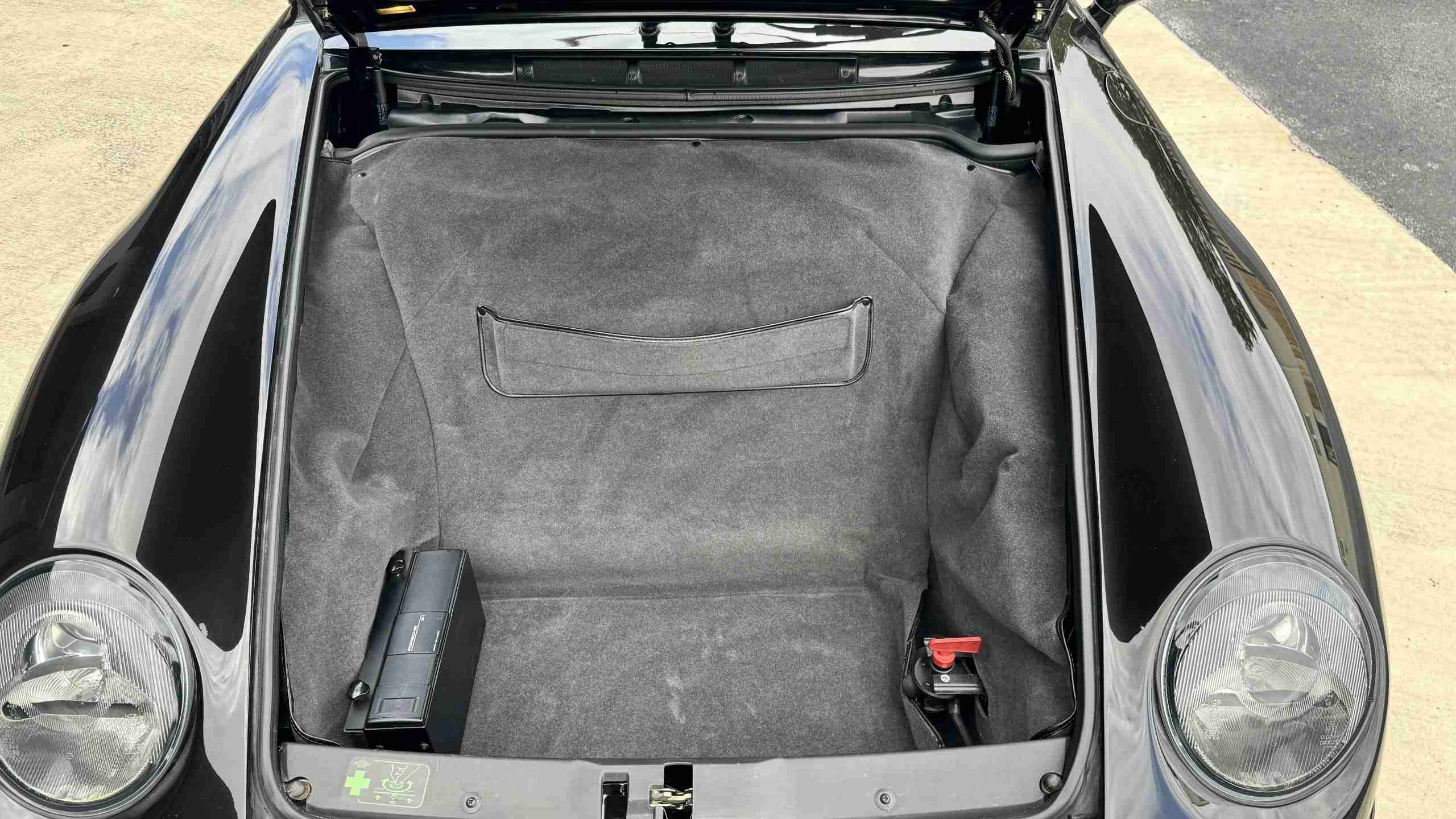 1997 Porsche 911 993 Carrera S Euro – 64k Miles – 6 Speed Manual – Bilstein Coil overs – Porsche Classic Radio full