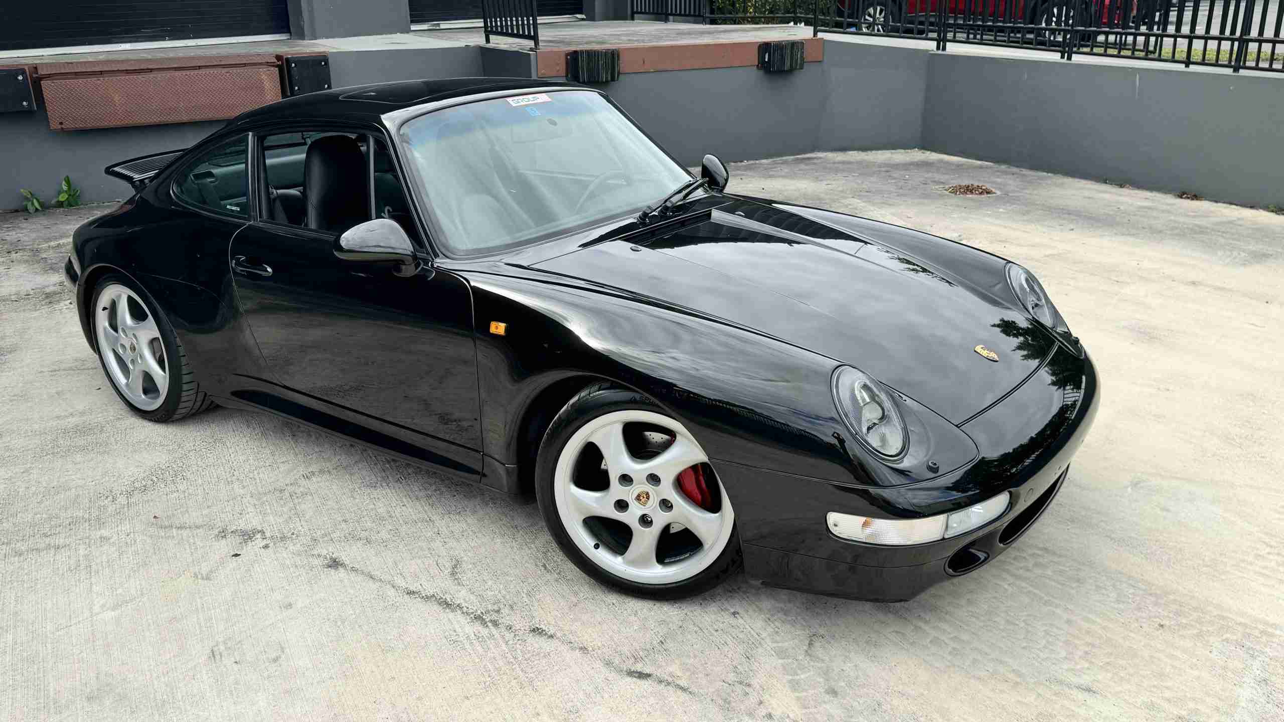 1997 Porsche 911 993 Carrera S Euro – 64k Miles – 6 Speed Manual – Bilstein Coil overs – Porsche Classic Radio full