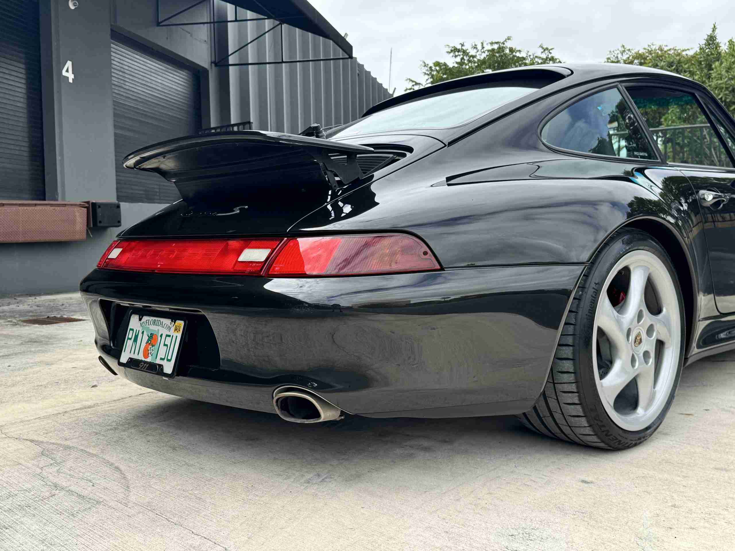 1997 Porsche 911 993 Carrera S Euro – 64k Miles – 6 Speed Manual – Bilstein Coil overs – Porsche Classic Radio full