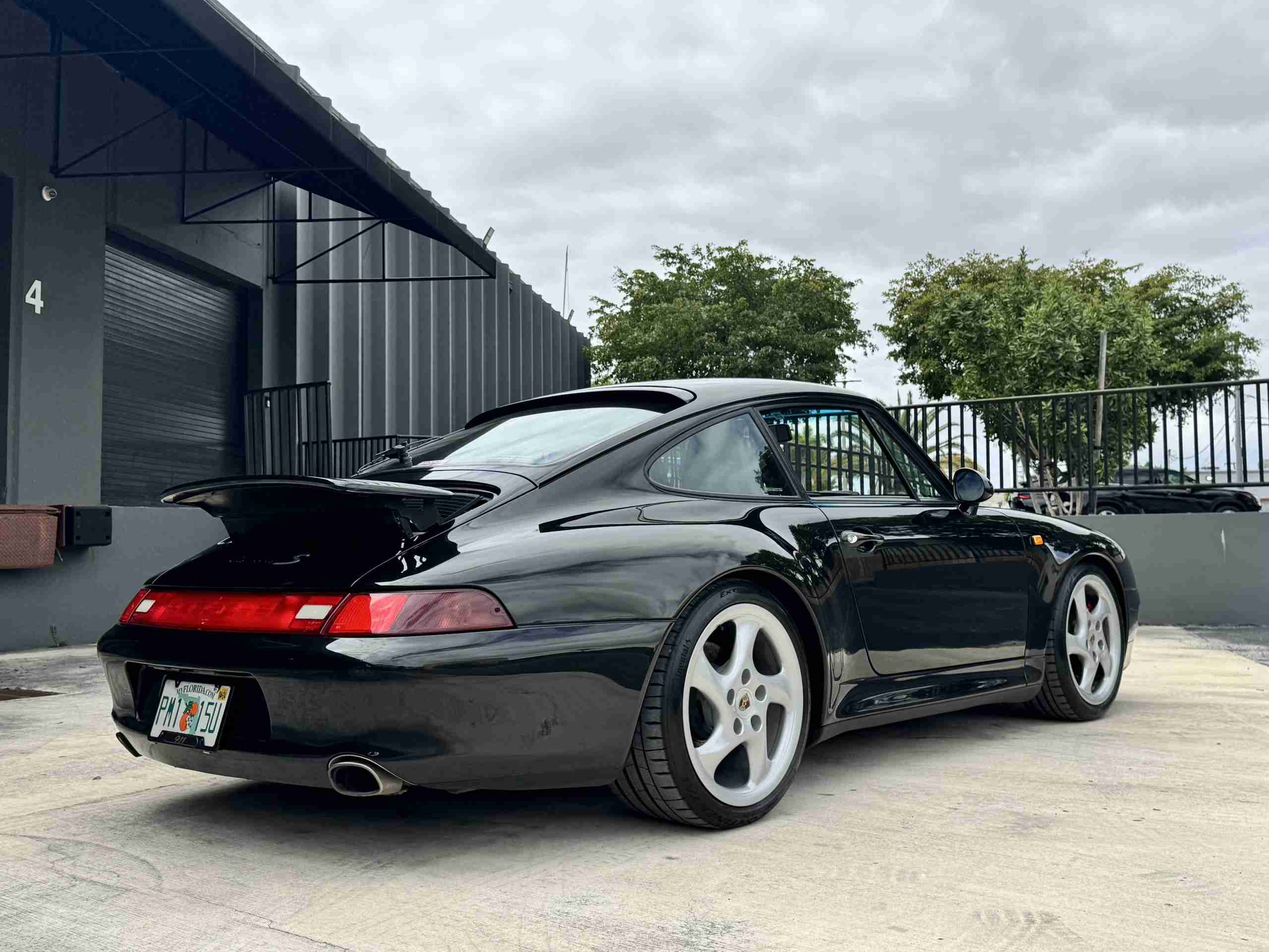 1997 Porsche 911 993 Carrera S Euro – 64k Miles – 6 Speed Manual – Bilstein Coil overs – Porsche Classic Radio full
