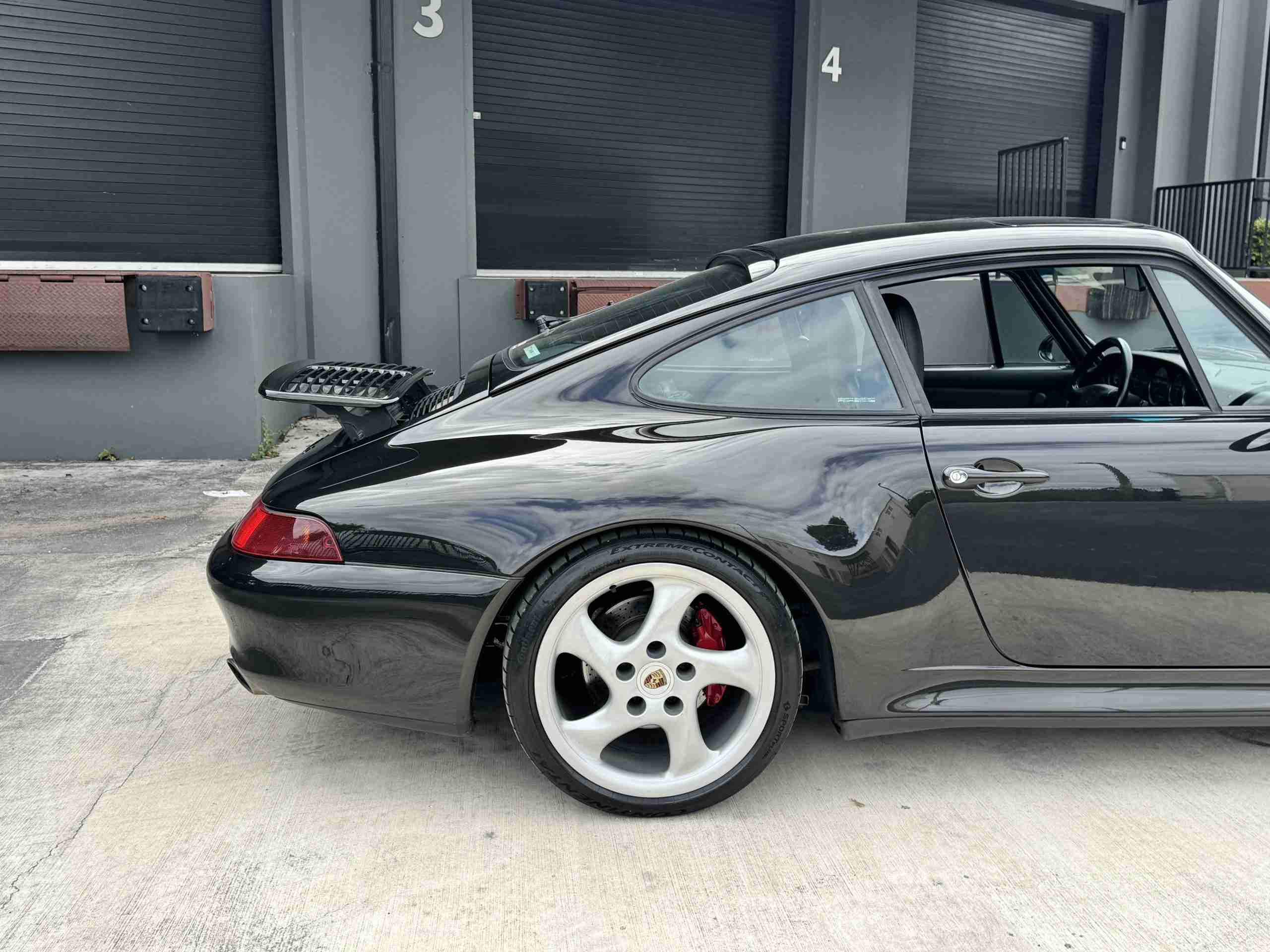 1997 Porsche 911 993 Carrera S Euro – 64k Miles – 6 Speed Manual – Bilstein Coil overs – Porsche Classic Radio full