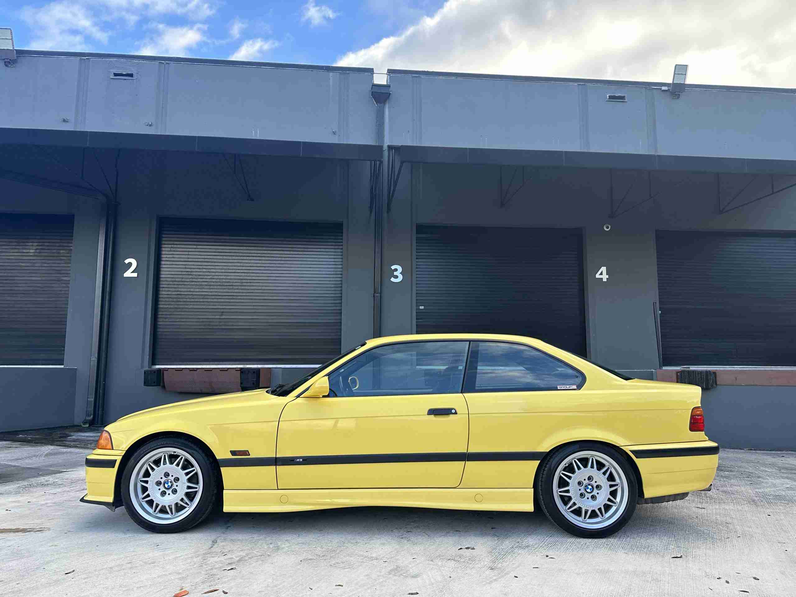 1994 BMW M3 – Euro Spec E36 – Original Dakar Yellow – 286hp – M Rain Interior – Slicktop full