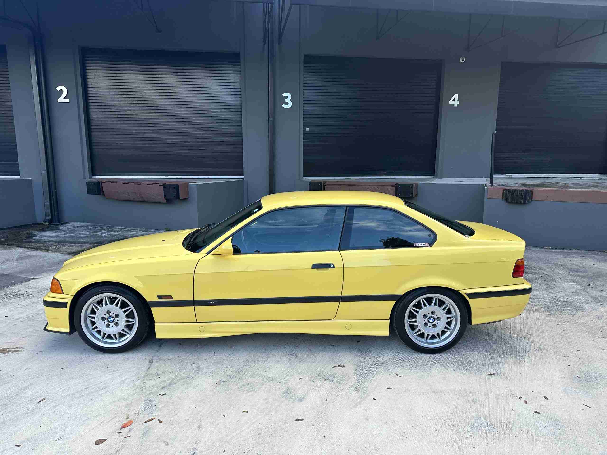 1994 BMW M3 – Euro Spec E36 – Original Dakar Yellow – 286hp – M Rain Interior – Slicktop full