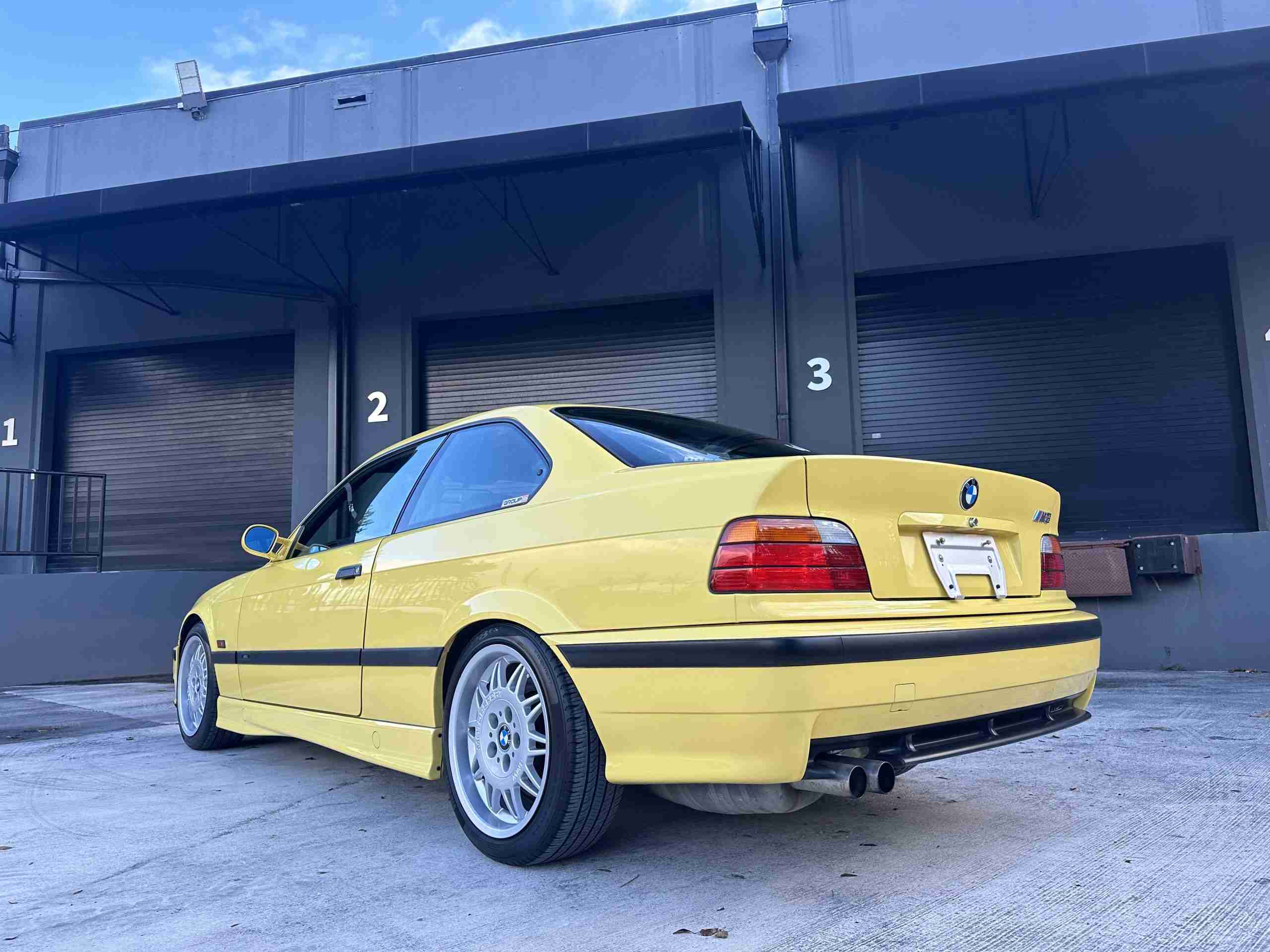 1994 BMW M3 – Euro Spec E36 – Original Dakar Yellow – 286hp – M Rain Interior – Slicktop full