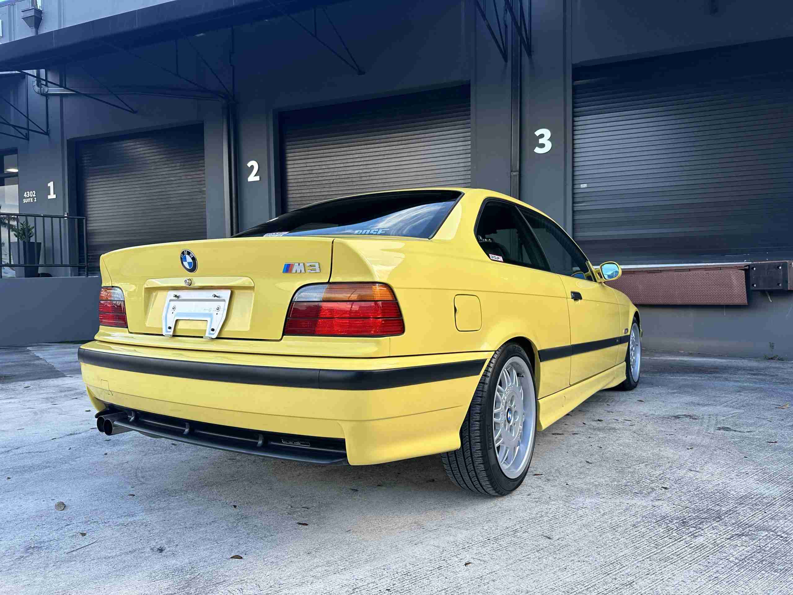 1994 BMW M3 – Euro Spec E36 – Original Dakar Yellow – 286hp – M Rain Interior – Slicktop full