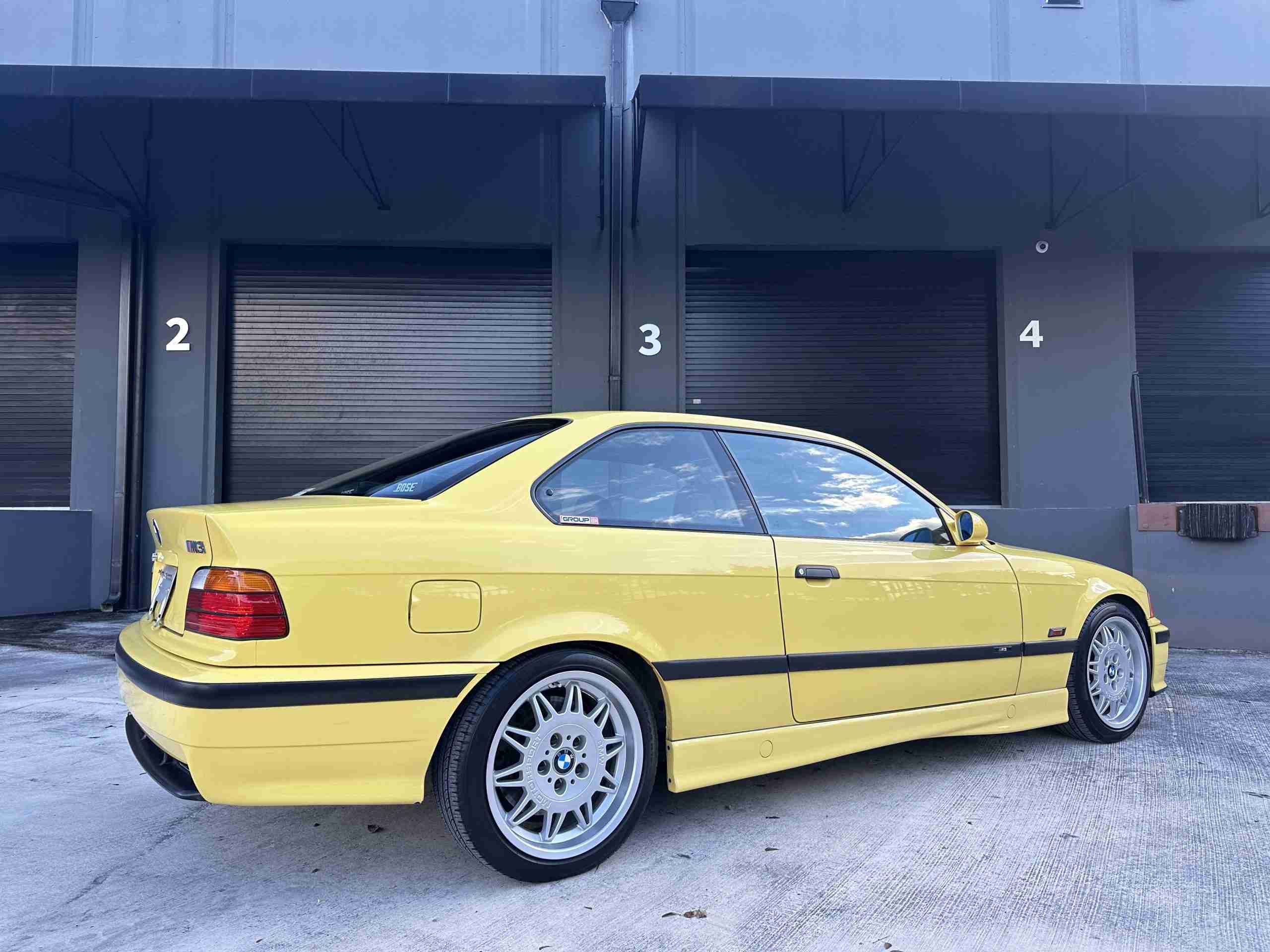 1994 BMW M3 – Euro Spec E36 – Original Dakar Yellow – 286hp – M Rain Interior – Slicktop full