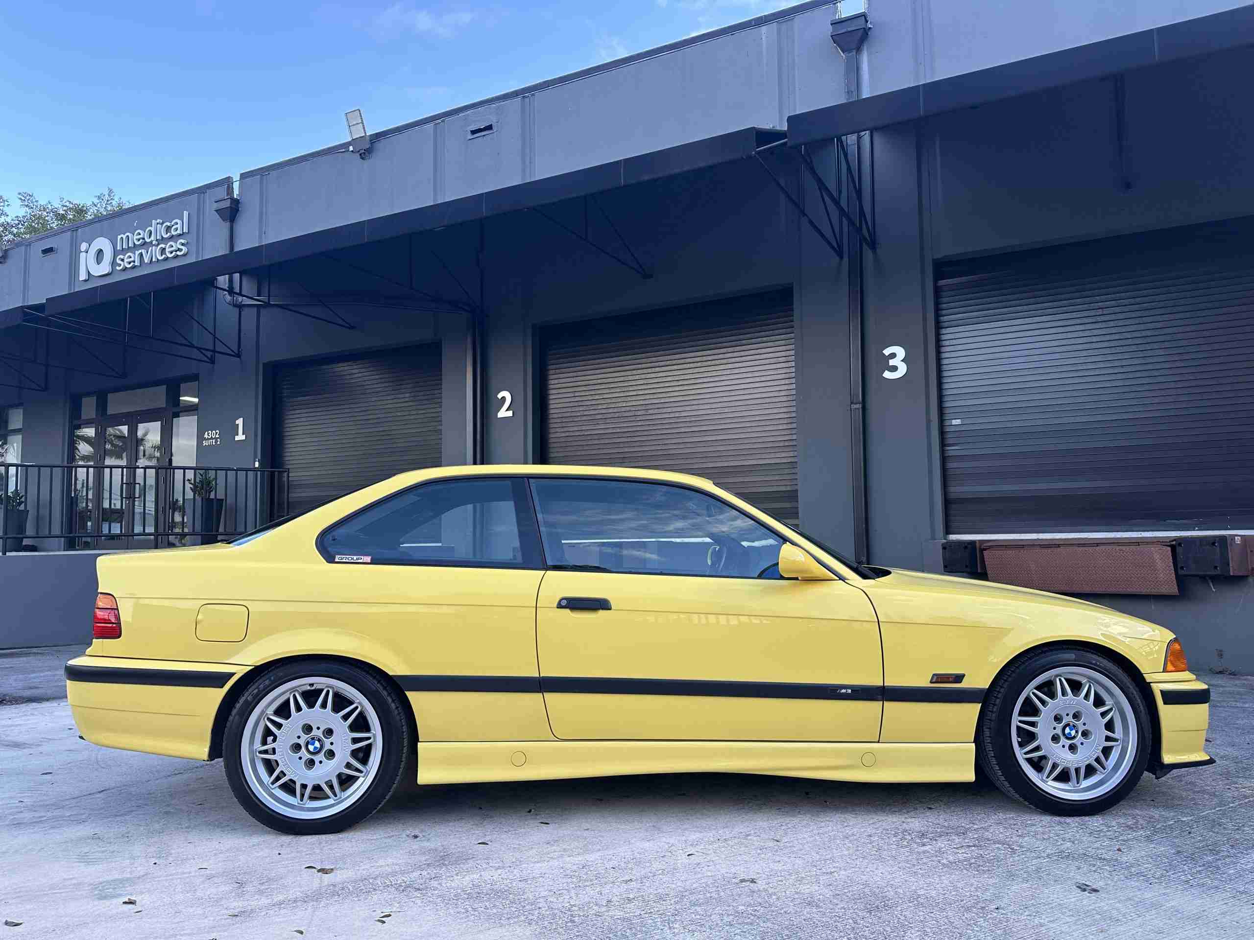 1994 BMW M3 – Euro Spec E36 – Original Dakar Yellow – 286hp – M Rain Interior – Slicktop full