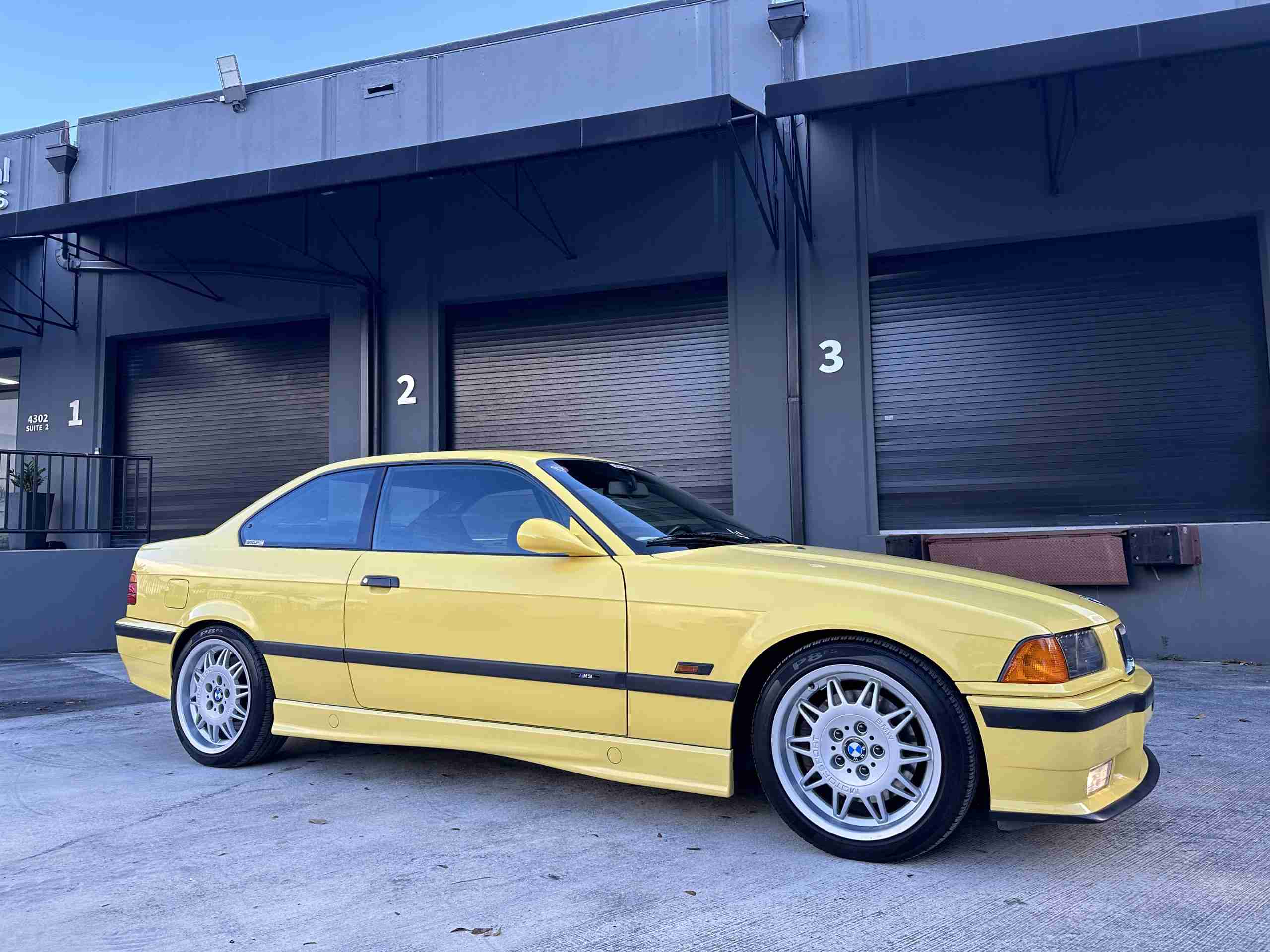 1994 BMW M3 – Euro Spec E36 – Original Dakar Yellow – 286hp – M Rain Interior – Slicktop full