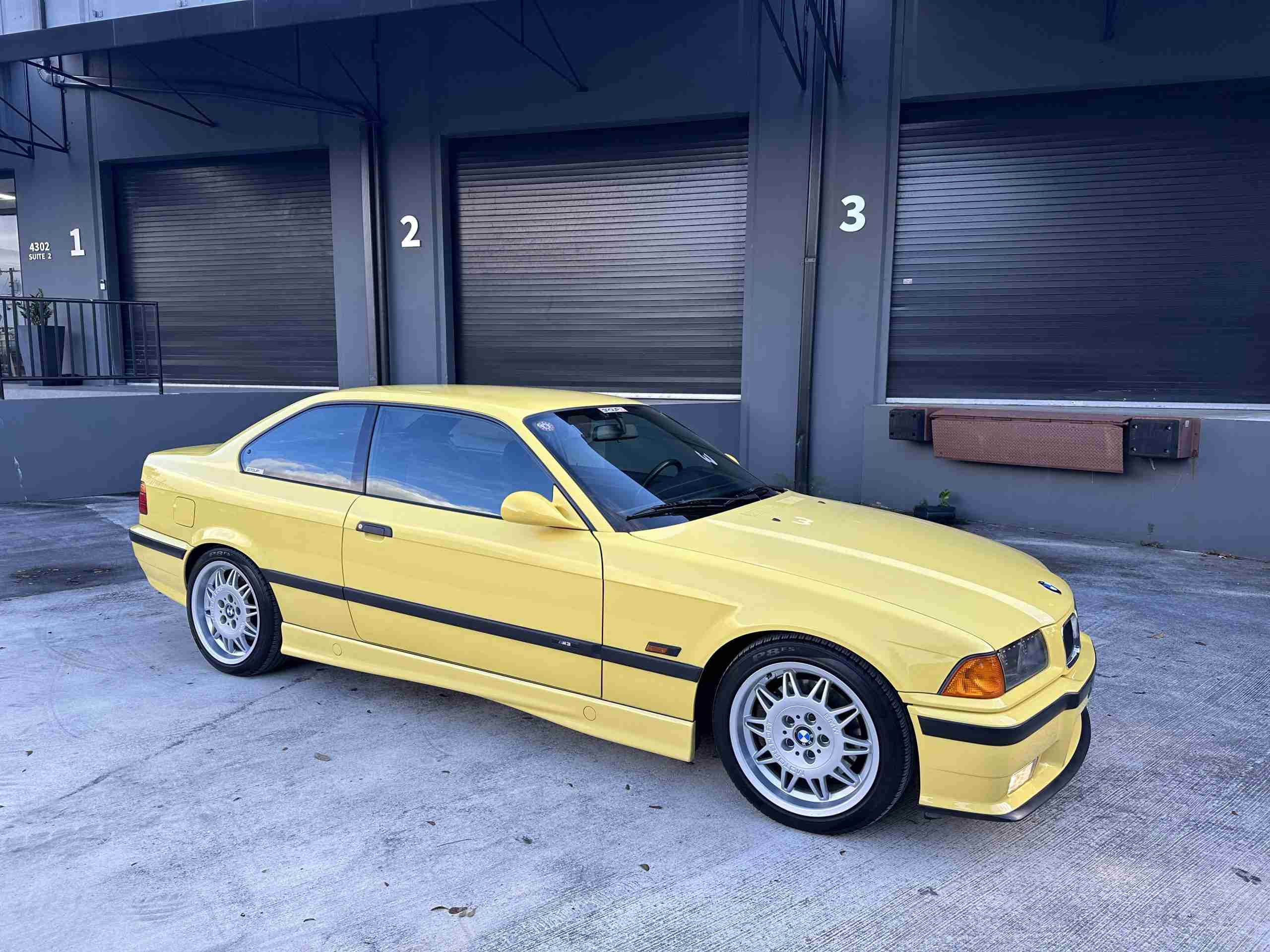 1994 BMW M3 – Euro Spec E36 – Original Dakar Yellow – 286hp – M Rain Interior – Slicktop full