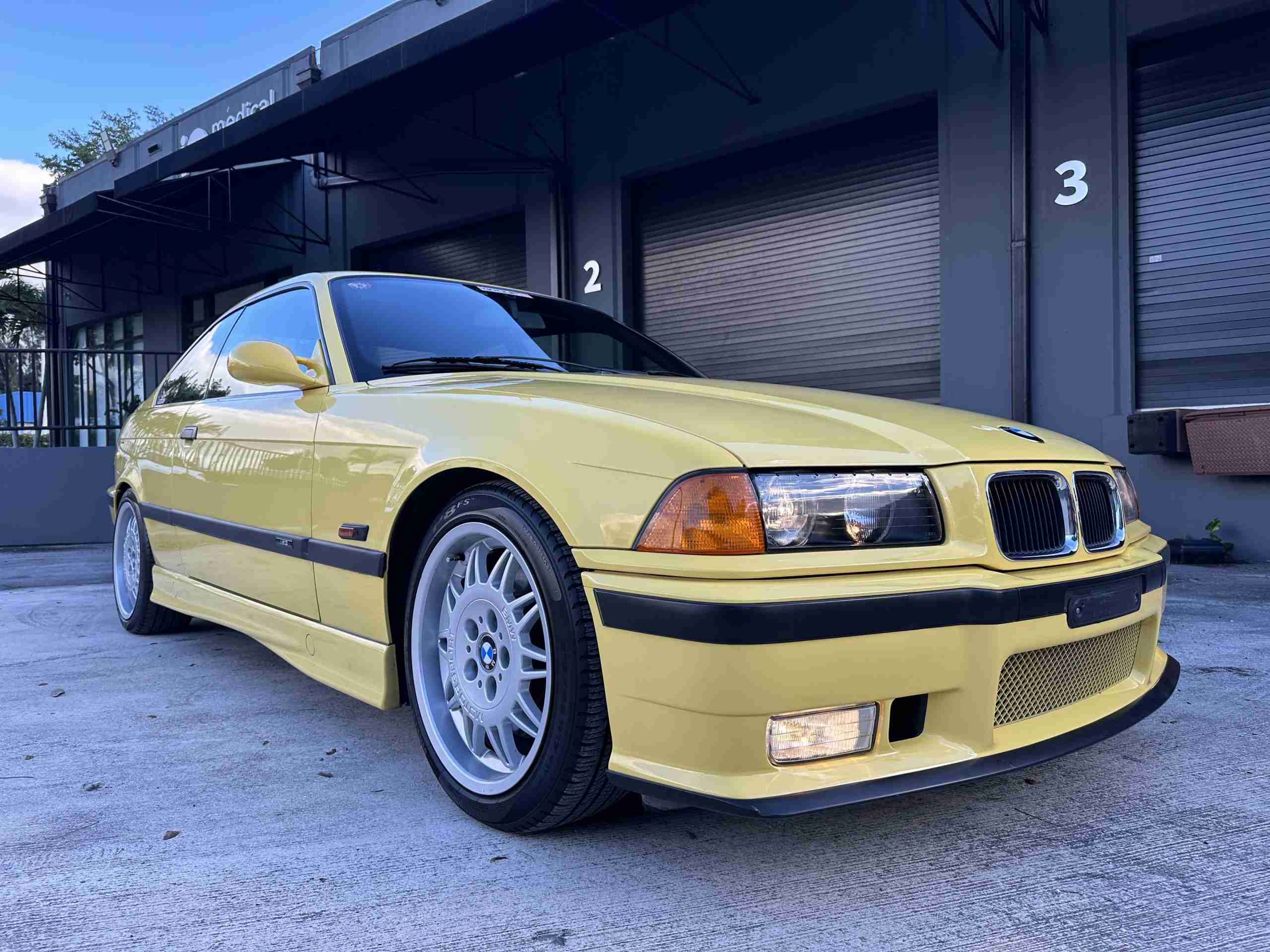 1994 BMW M3 – Euro Spec E36 – Original Dakar Yellow – 286hp – M Rain Interior – Slicktop full