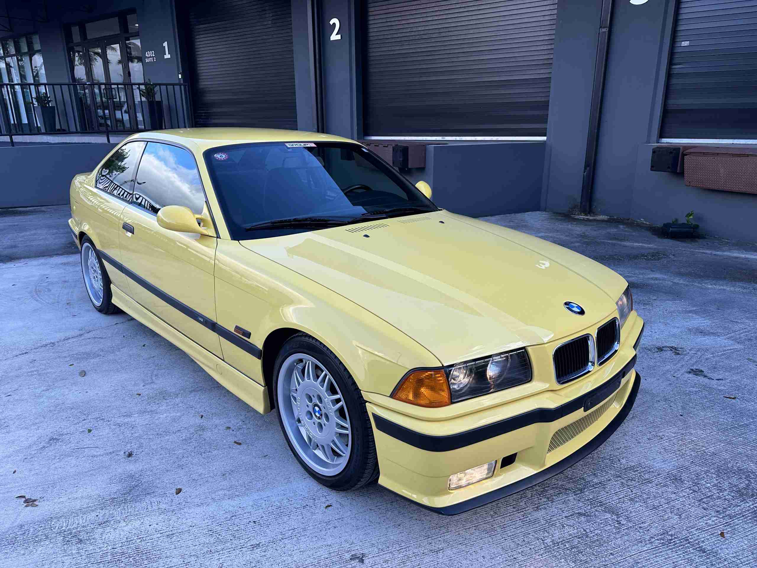 1994 BMW M3 – Euro Spec E36 – Original Dakar Yellow – 286hp – M Rain Interior – Slicktop full