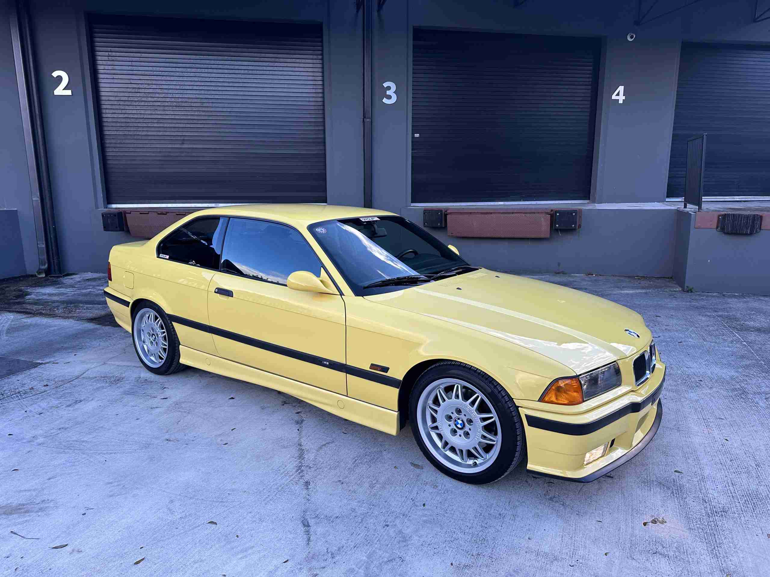 1994 BMW M3 – Euro Spec E36 – Original Dakar Yellow – 286hp – M Rain Interior – Slicktop full
