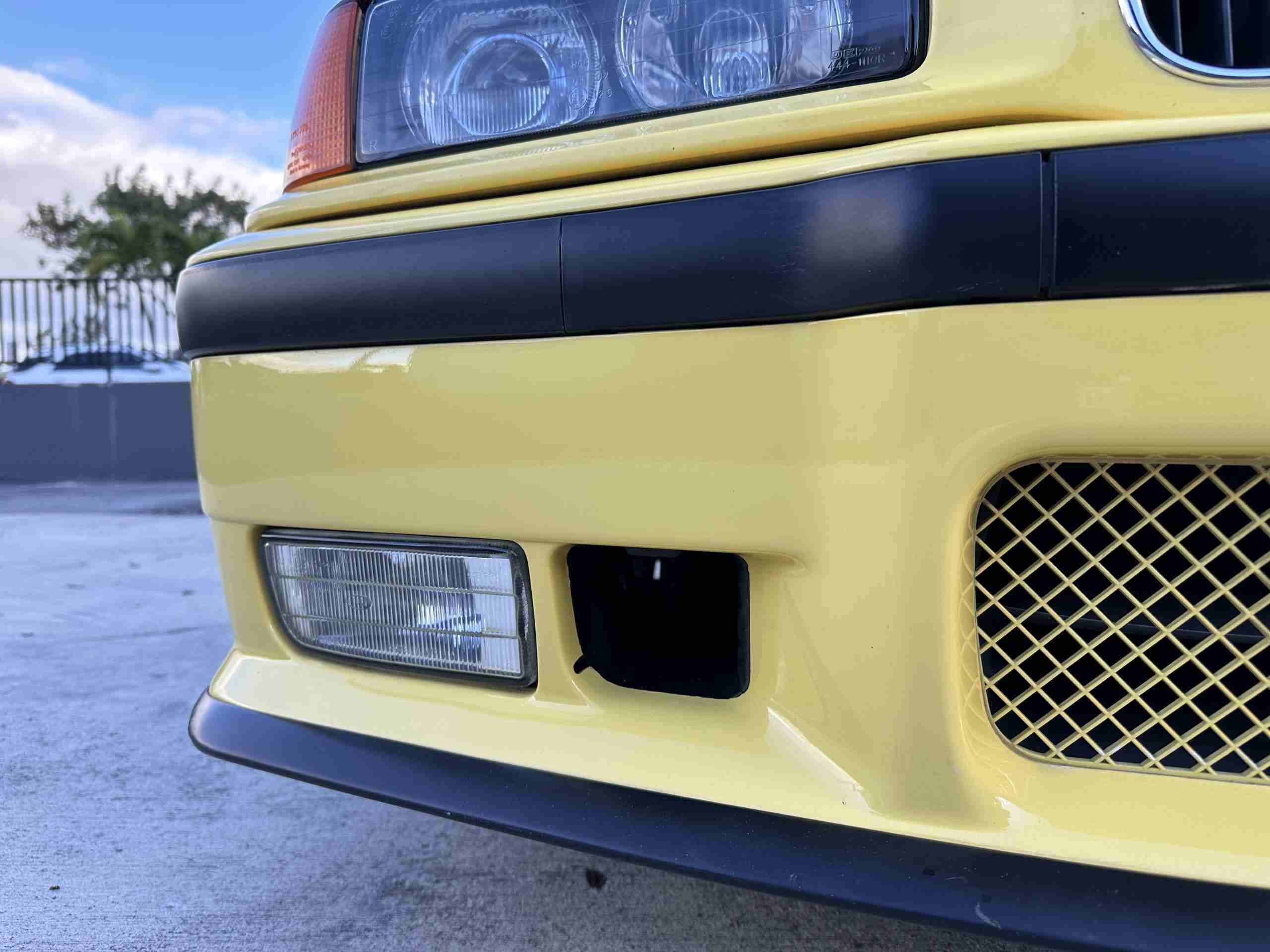 1994 BMW M3 – Euro Spec E36 – Original Dakar Yellow – 286hp – M Rain Interior – Slicktop full