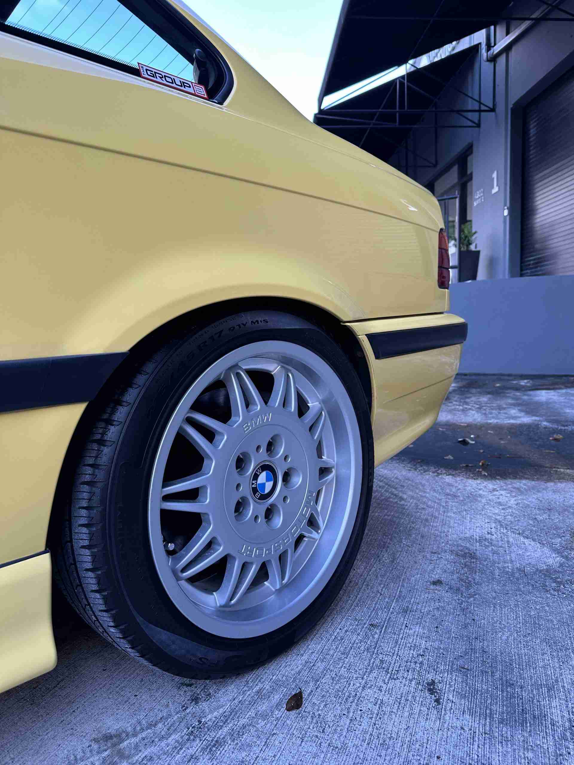 1994 BMW M3 – Euro Spec E36 – Original Dakar Yellow – 286hp – M Rain Interior – Slicktop full