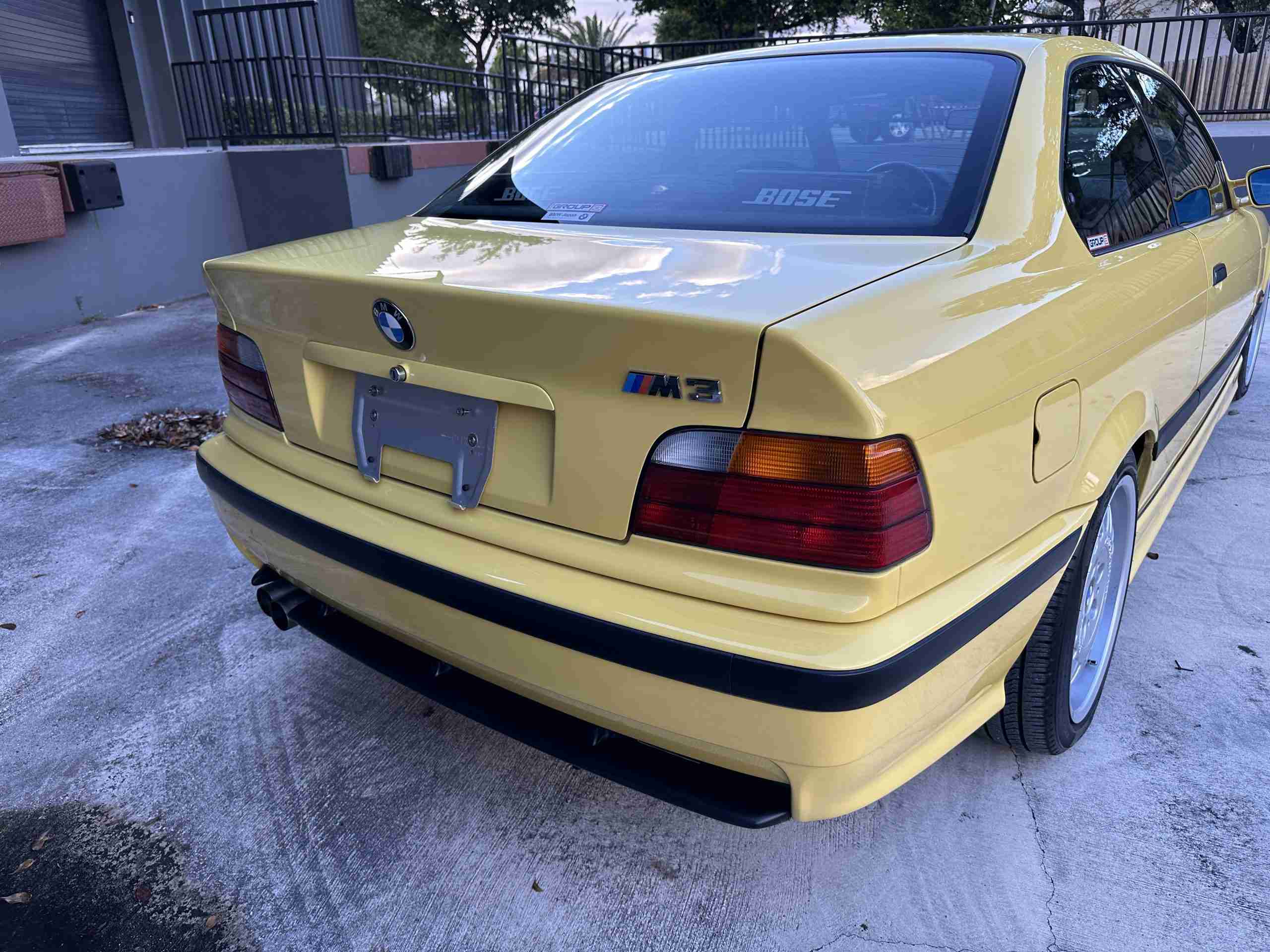 1994 BMW M3 – Euro Spec E36 – Original Dakar Yellow – 286hp – M Rain Interior – Slicktop full