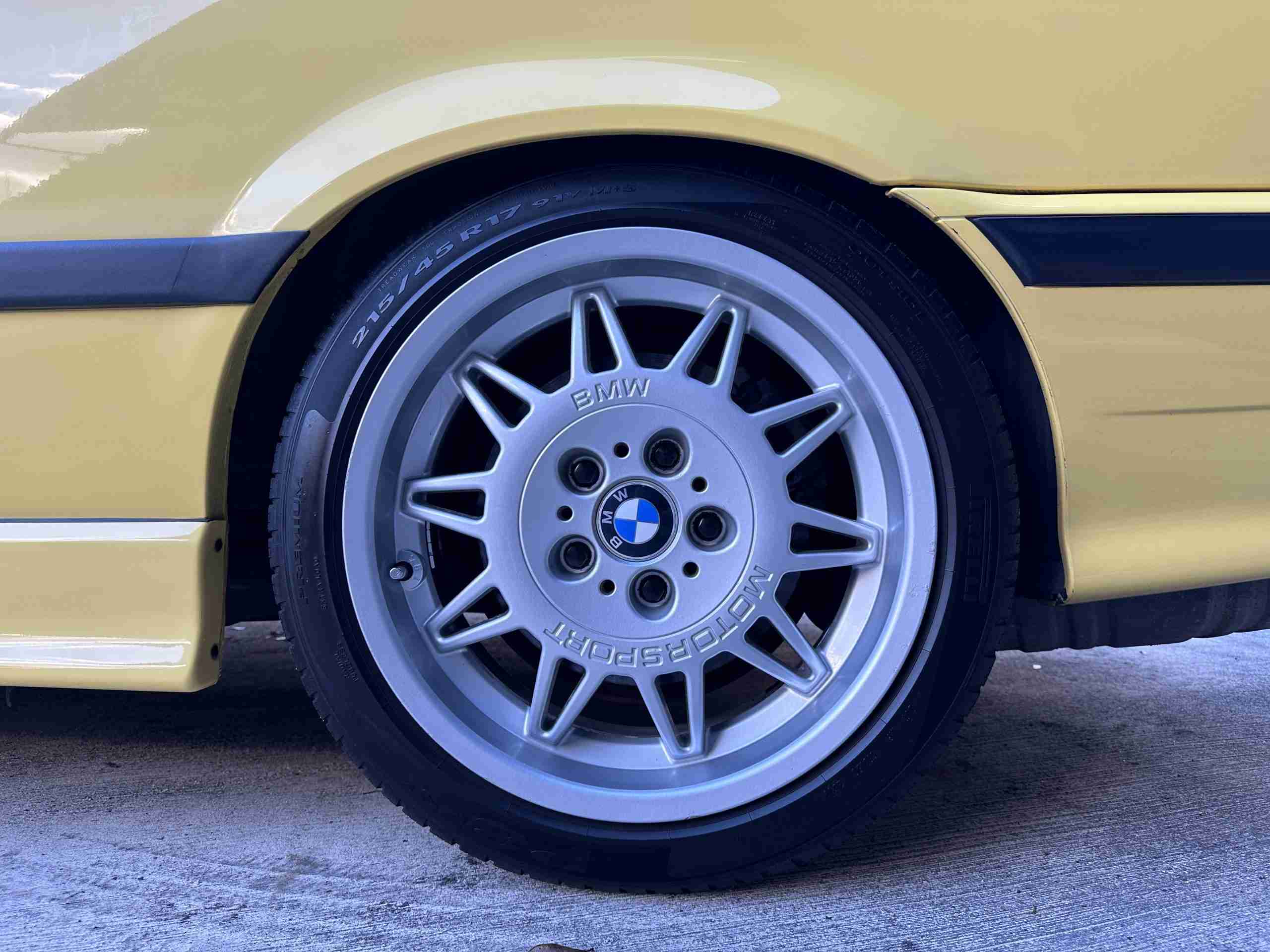 1994 BMW M3 – Euro Spec E36 – Original Dakar Yellow – 286hp – M Rain Interior – Slicktop full