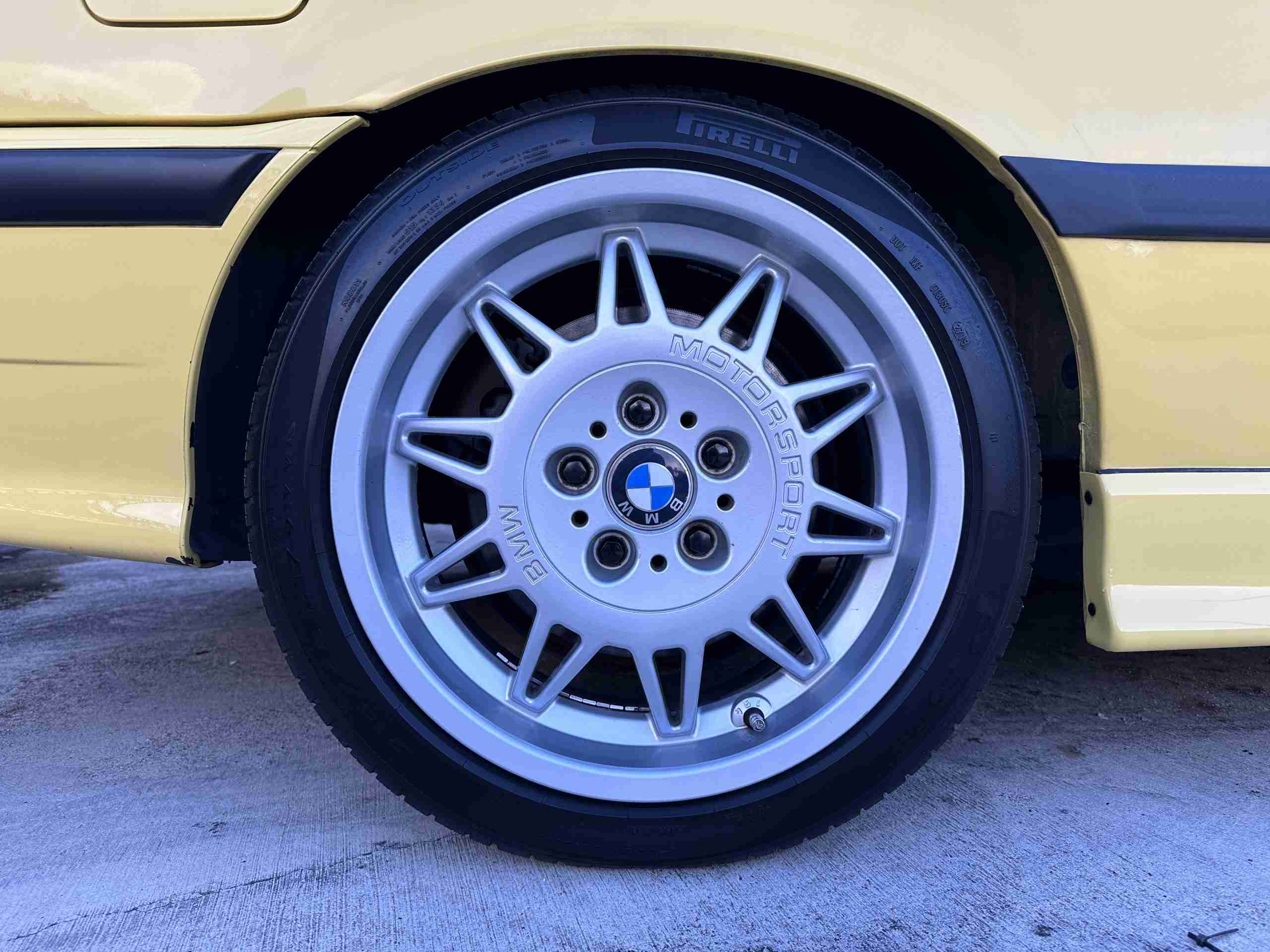 1994 BMW M3 – Euro Spec E36 – Original Dakar Yellow – 286hp – M Rain Interior – Slicktop full