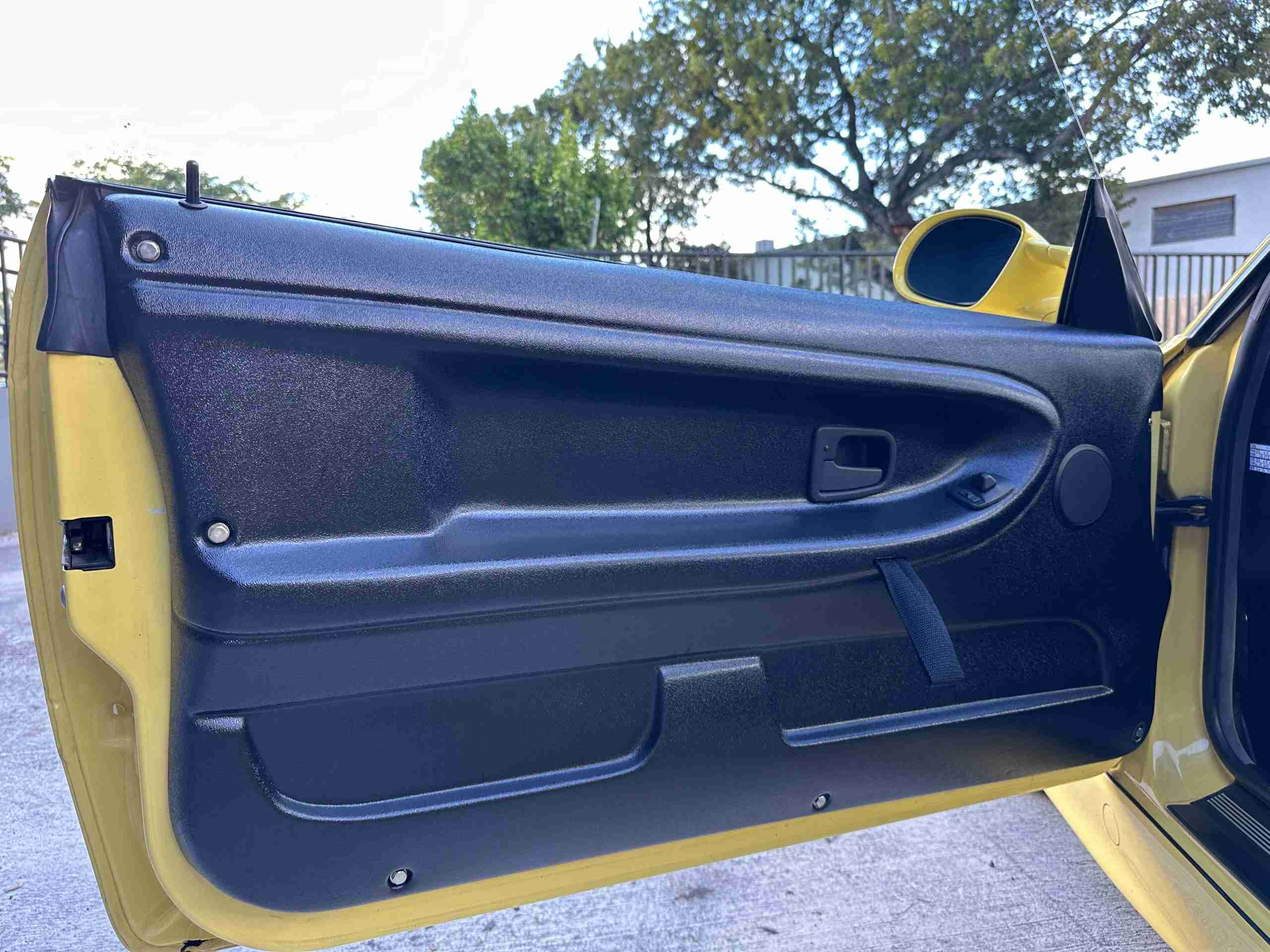 1994 BMW M3 – Euro Spec E36 – Original Dakar Yellow – 286hp – M Rain Interior – Slicktop full