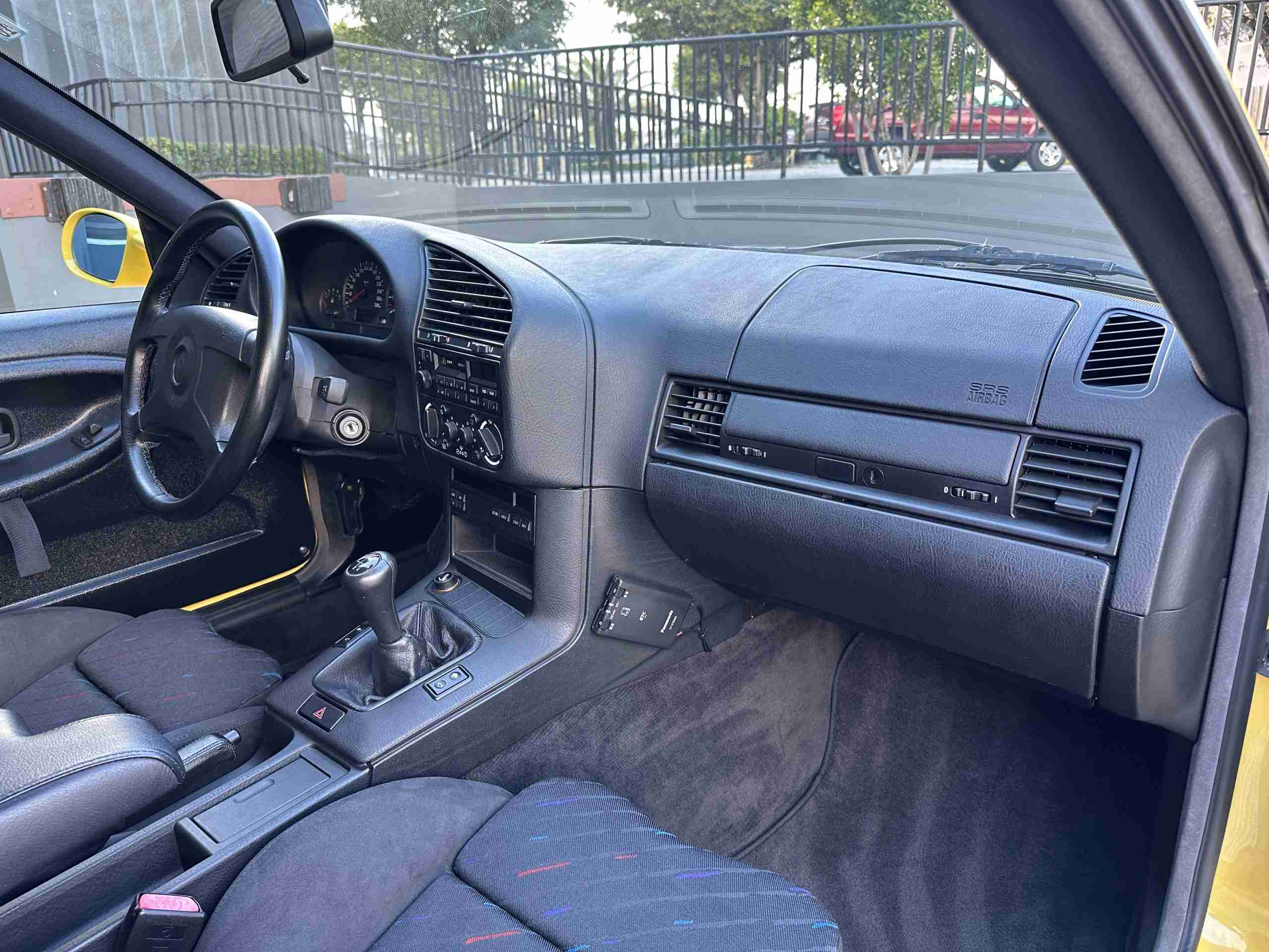 1994 BMW M3 – Euro Spec E36 – Original Dakar Yellow – 286hp – M Rain Interior – Slicktop full