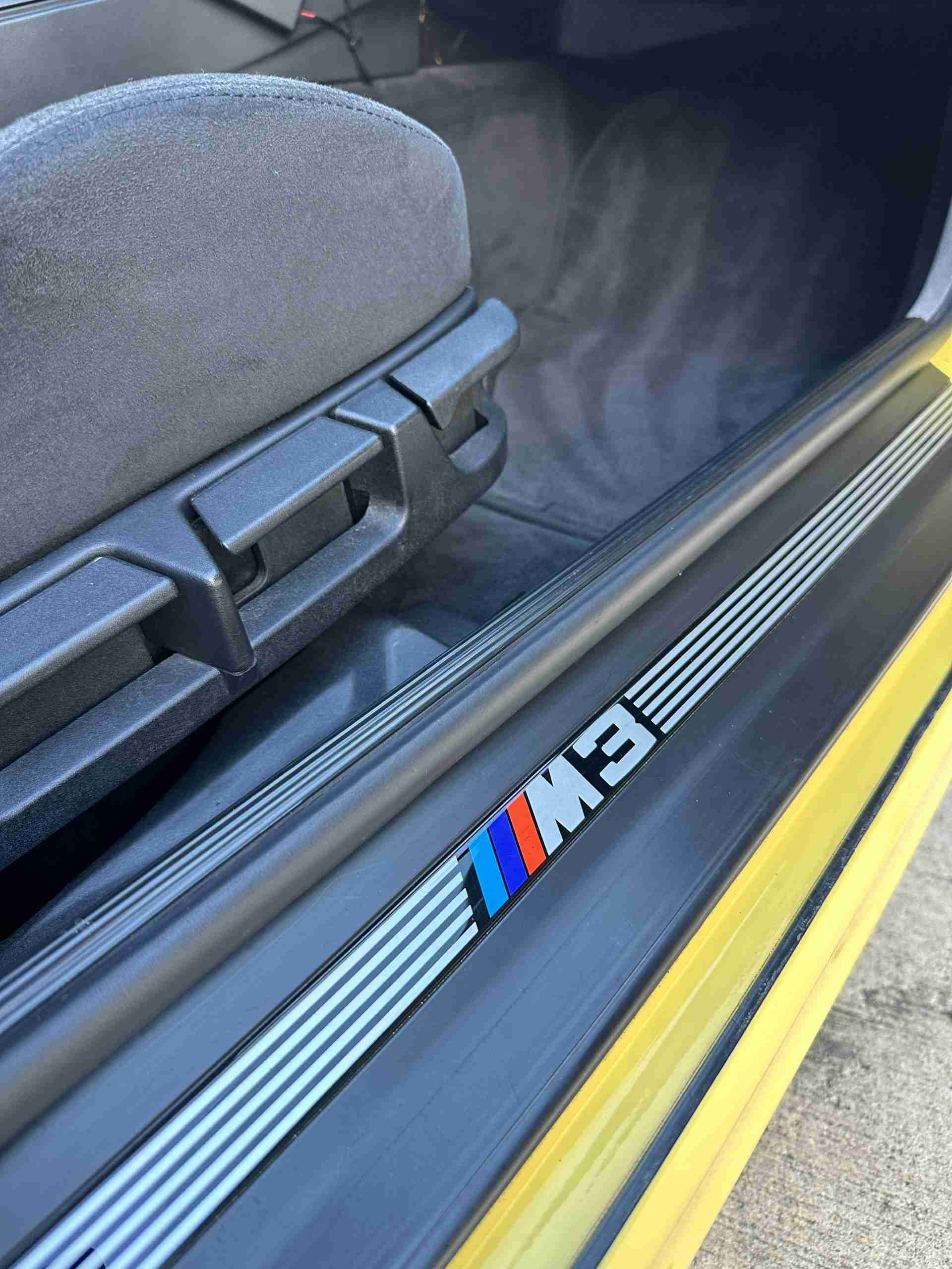 1994 BMW M3 – Euro Spec E36 – Original Dakar Yellow – 286hp – M Rain Interior – Slicktop full