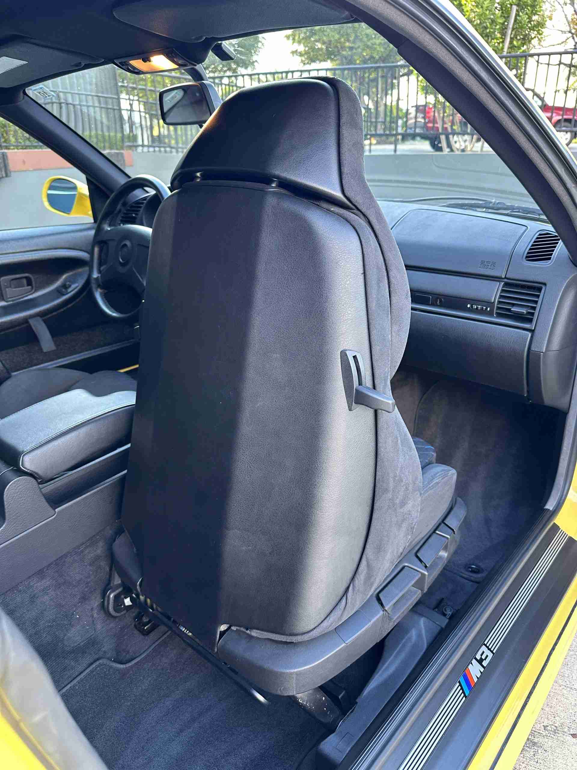 1994 BMW M3 – Euro Spec E36 – Original Dakar Yellow – 286hp – M Rain Interior – Slicktop full