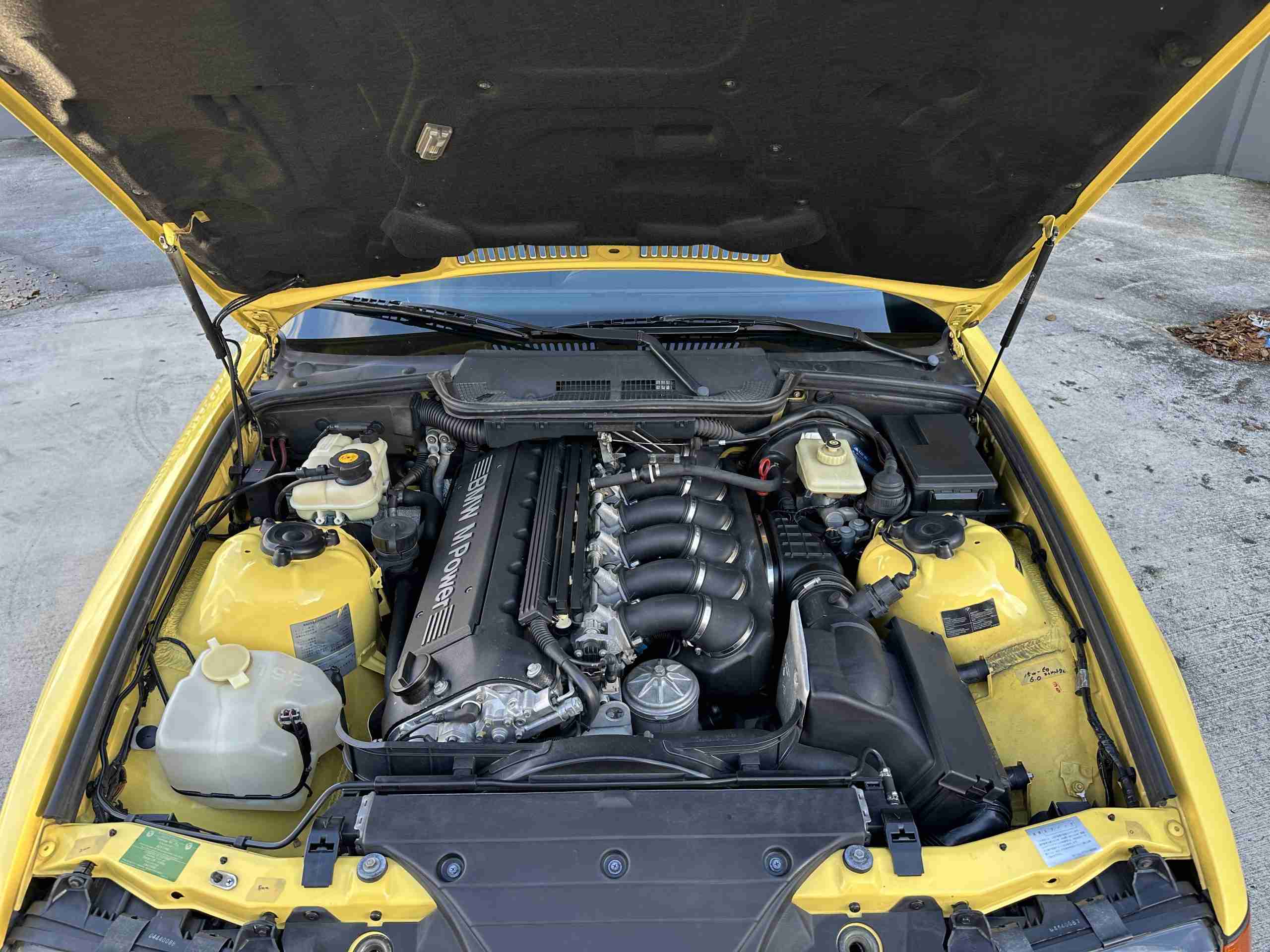 1994 BMW M3 – Euro Spec E36 – Original Dakar Yellow – 286hp – M Rain Interior – Slicktop full