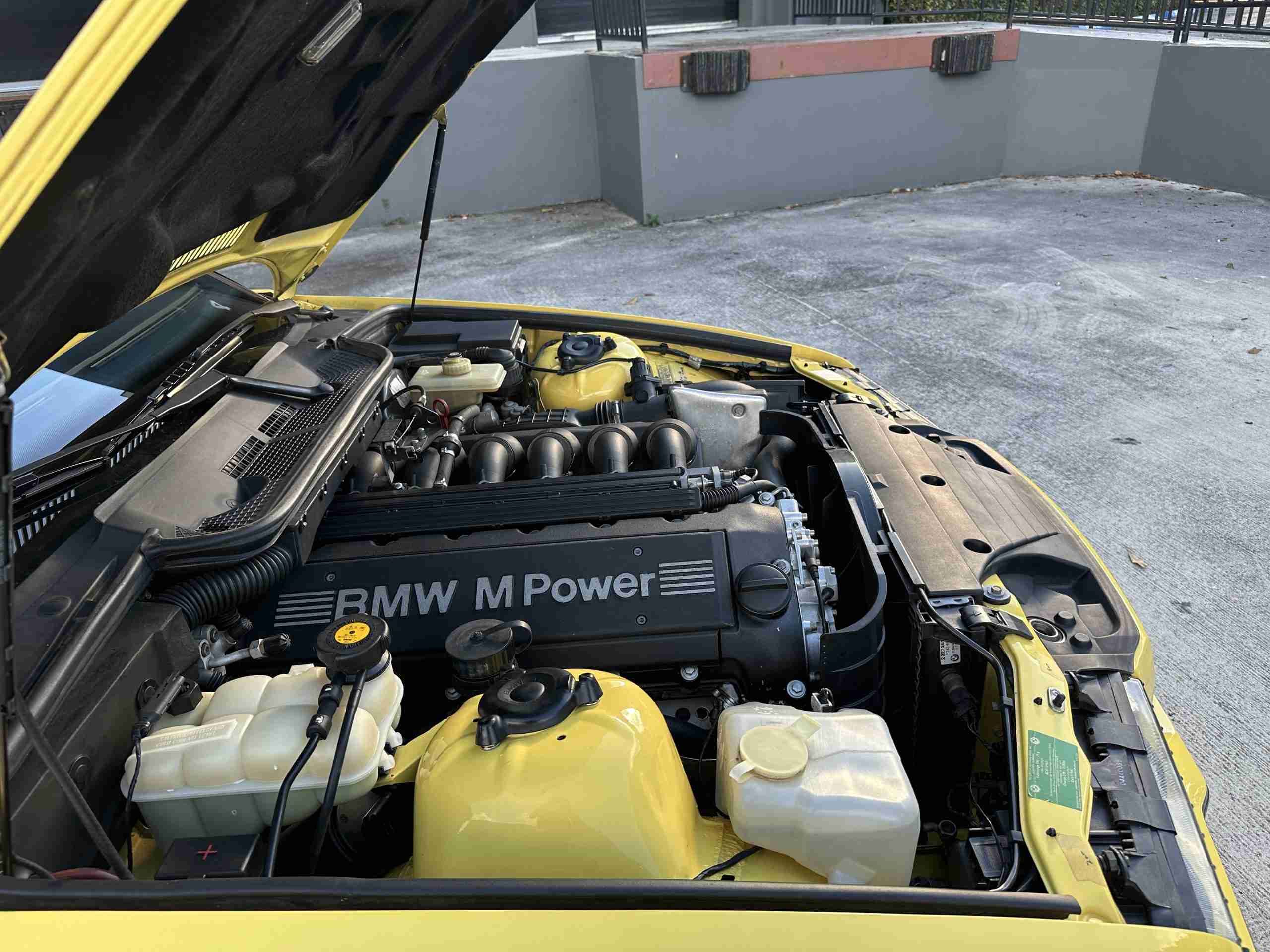 1994 BMW M3 – Euro Spec E36 – Original Dakar Yellow – 286hp – M Rain Interior – Slicktop full