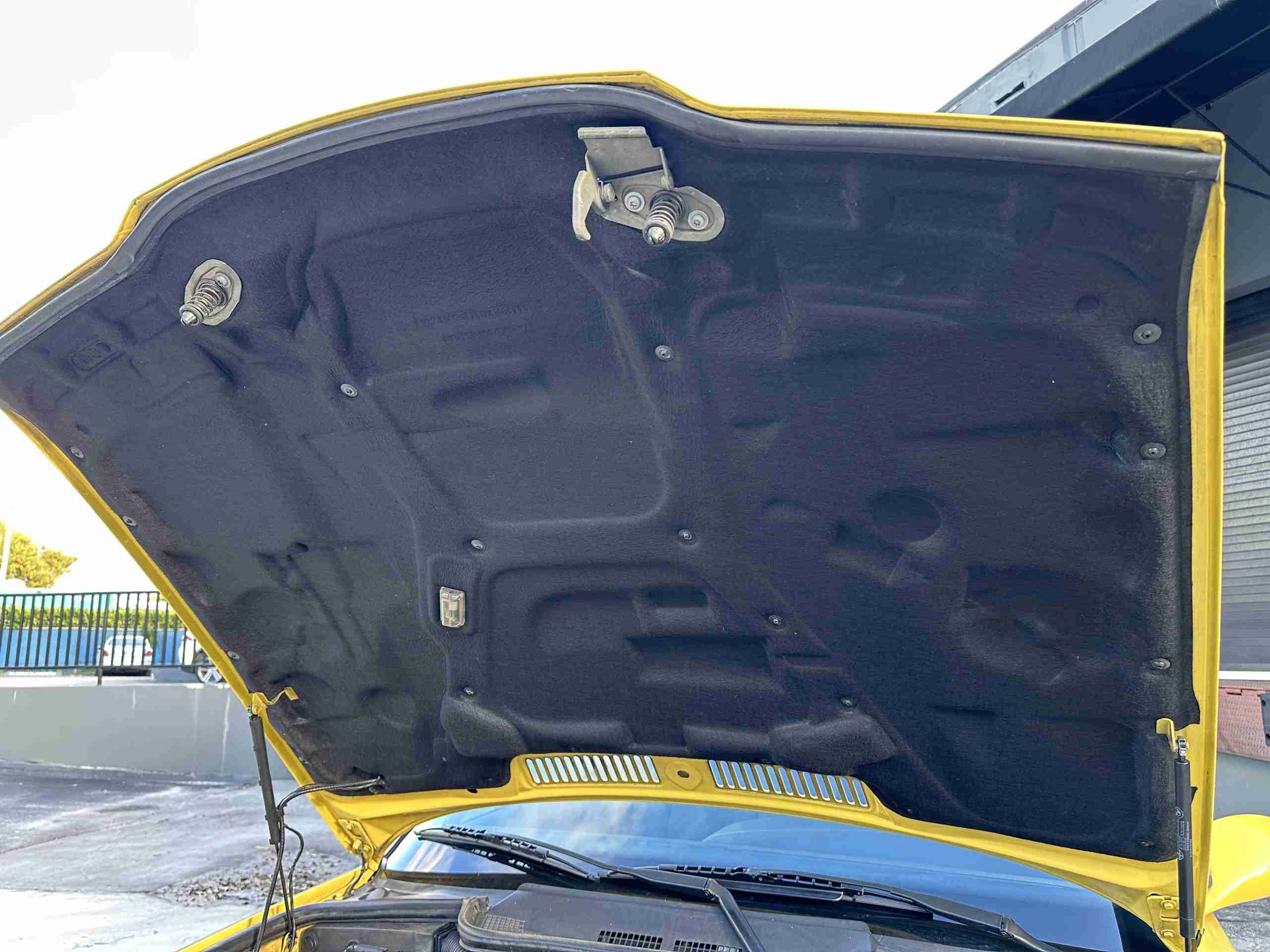 1994 BMW M3 – Euro Spec E36 – Original Dakar Yellow – 286hp – M Rain Interior – Slicktop full