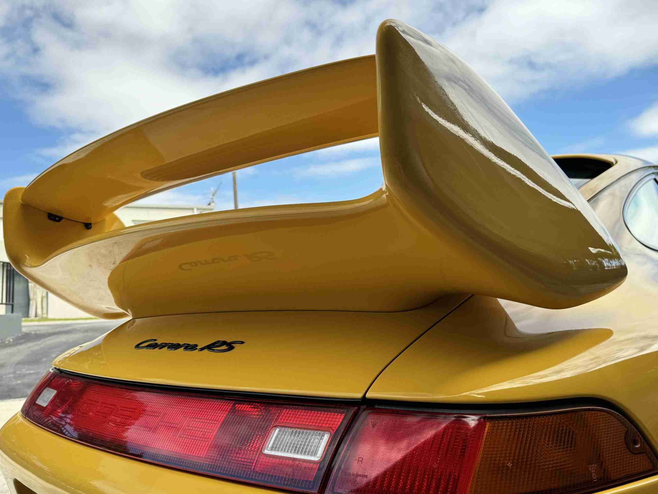 1996 Porsche 911 993 Carrera RS Clubsport Trubute SPEED YELLOW- 41K Miles – 6 Speed Manual – Porsche Exclusive Carbon- No Sunroof full
