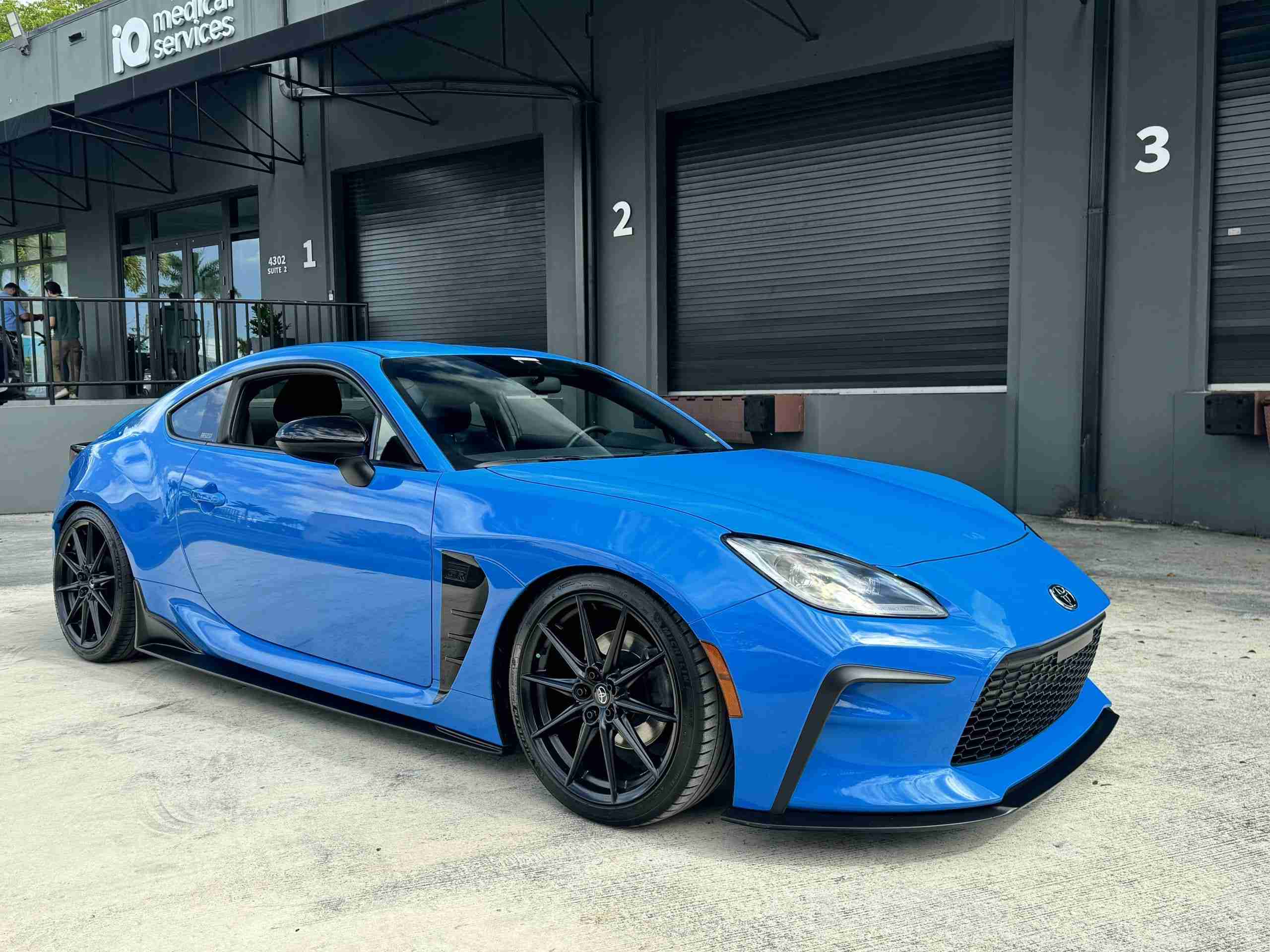 2023 Toyota 86 GR PREMIUM 1 owner Neptune blue – Coilovers – 13k miles – GR Performance exhaust -Like New full