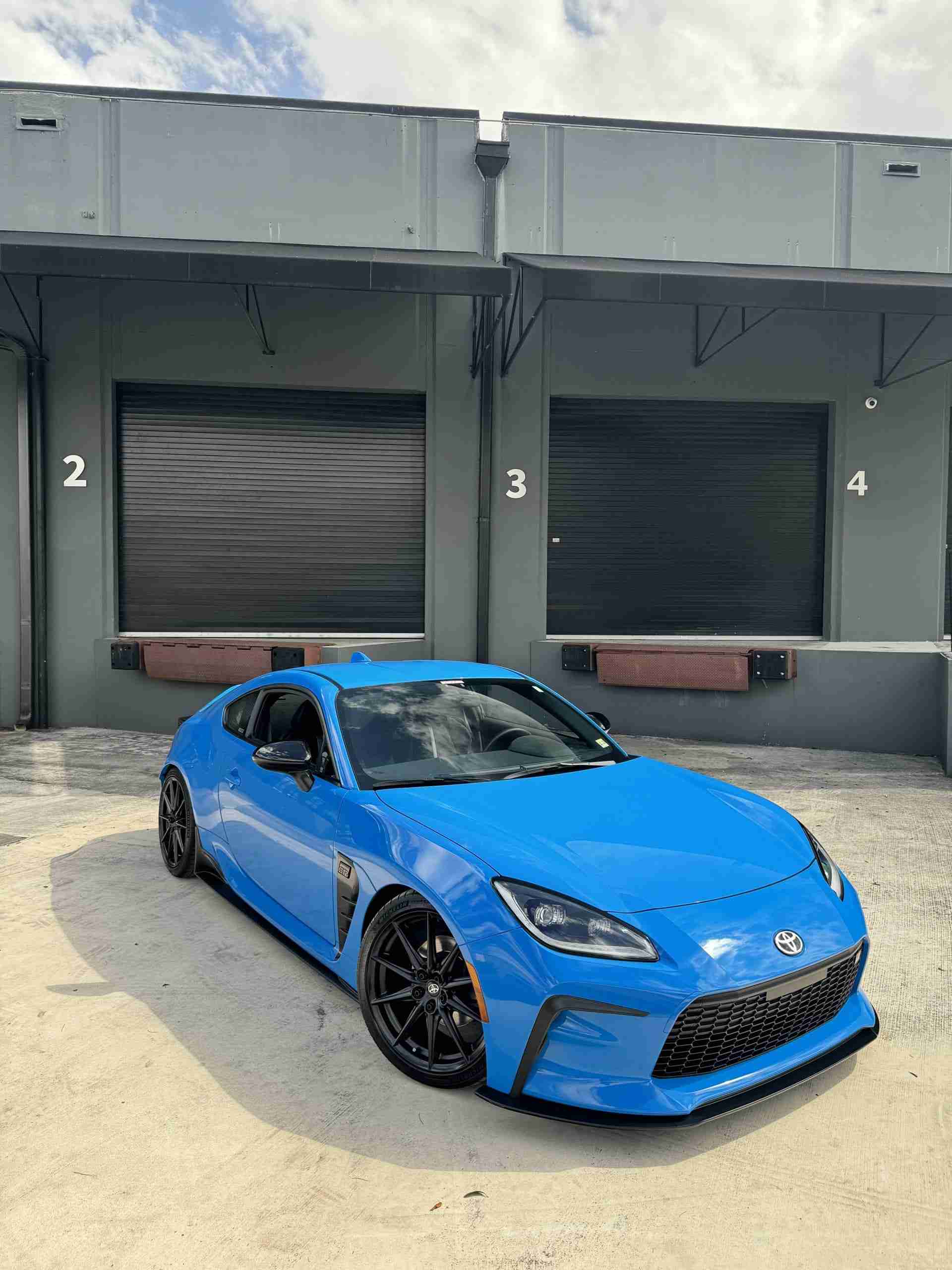 2023 Toyota 86 GR PREMIUM 1 owner Neptune blue – Coilovers – 13k miles – GR Performance exhaust -Like New full