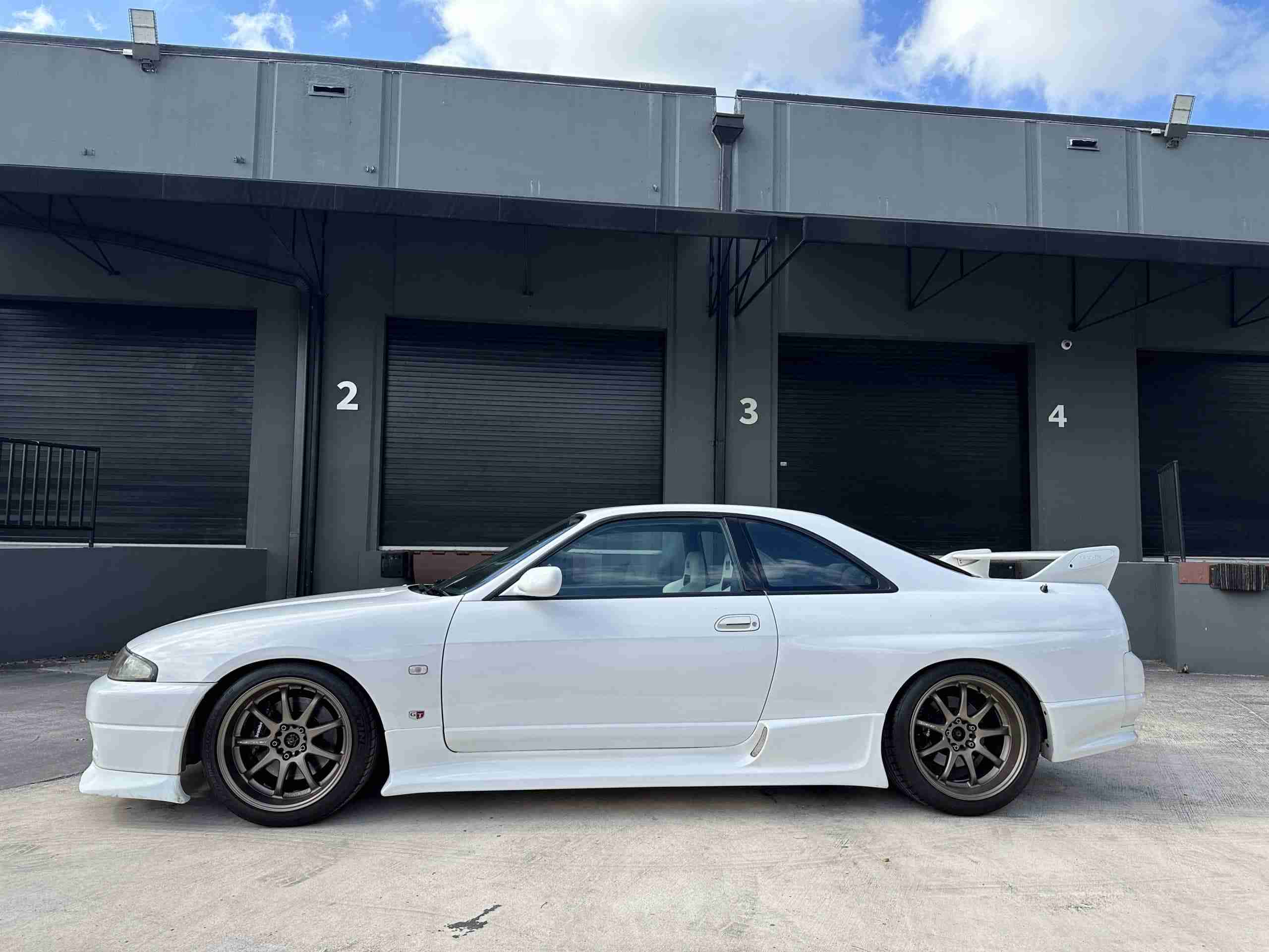 1995 Nissan GT-R 50k Miles – HKS Coilovers – Work Emotion Wheels – Turn Key/ Well maintained full