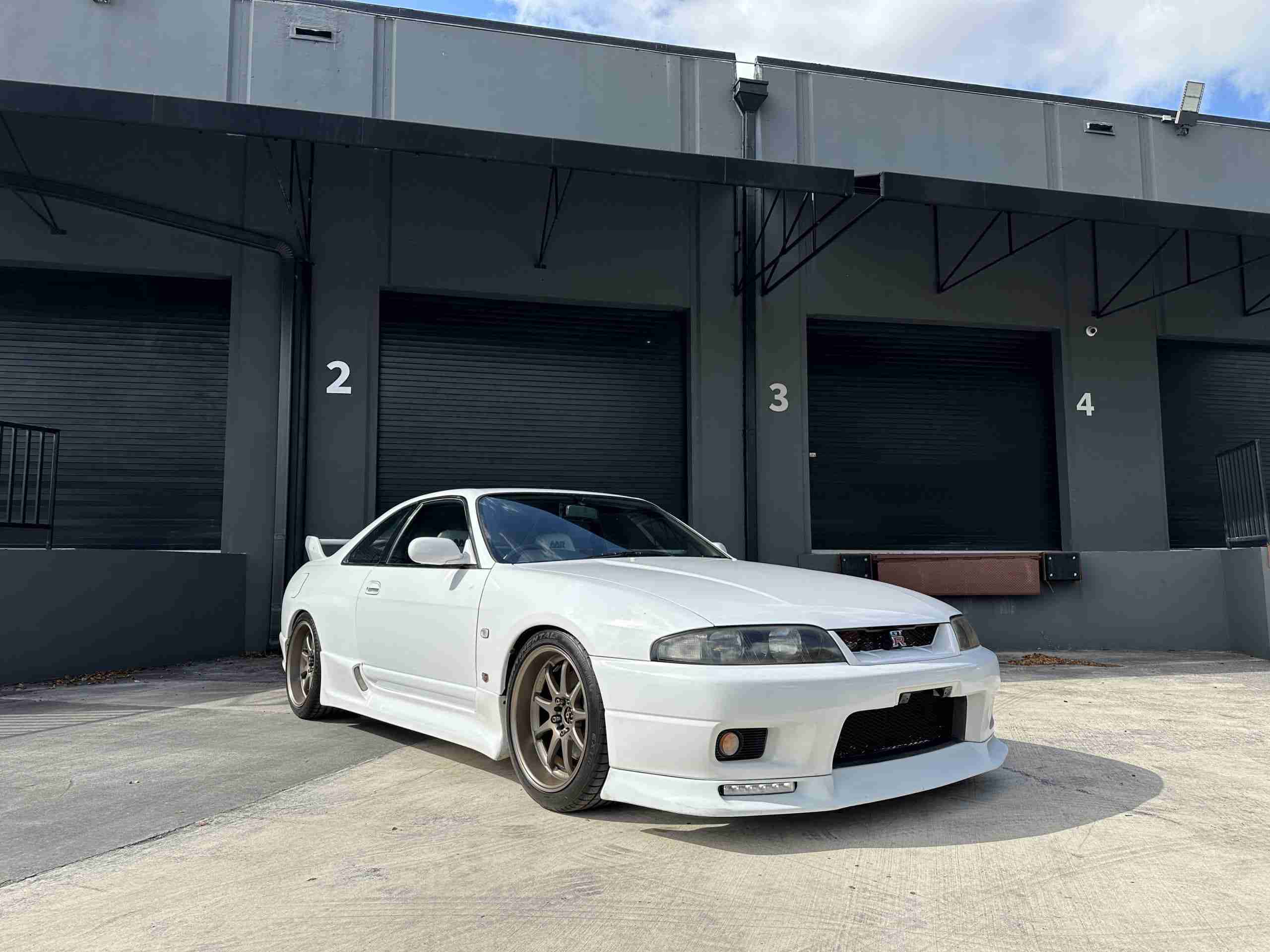 1995 Nissan GT-R 50k Miles – HKS Coilovers – Work Emotion Wheels – Turn Key/ Well maintained full