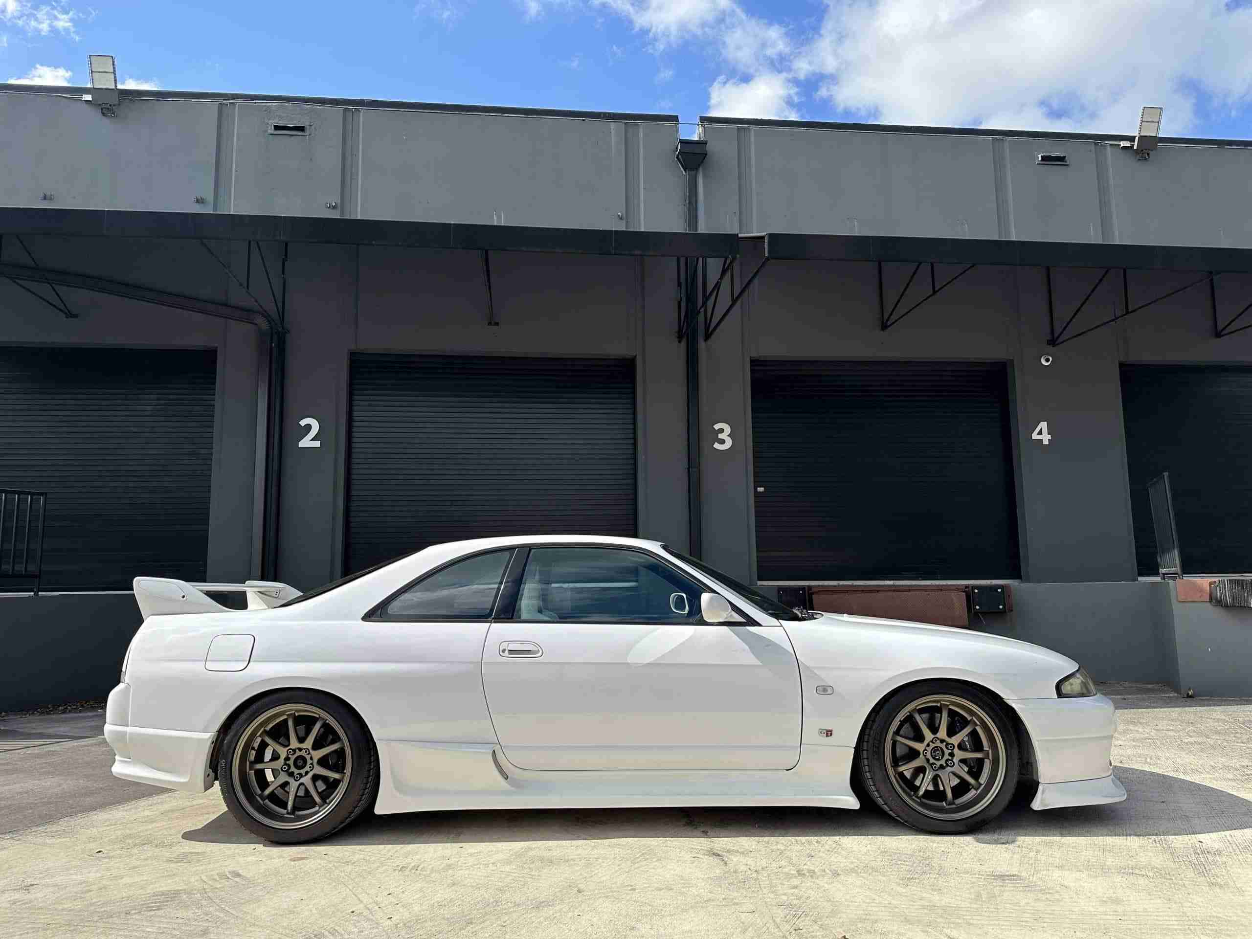 1995 Nissan GT-R 50k Miles – HKS Coilovers – Work Emotion Wheels – Turn Key/ Well maintained full