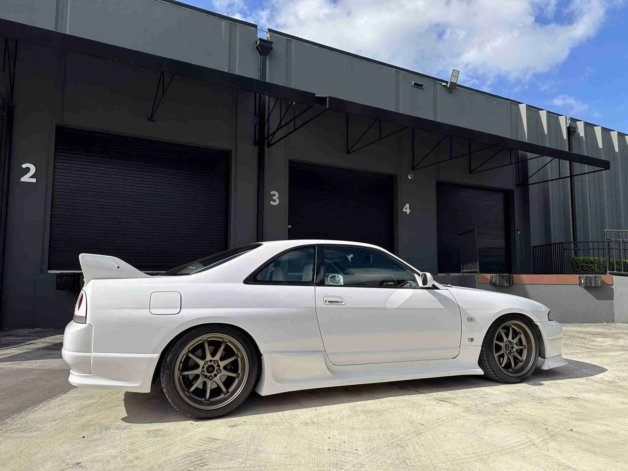 1995 Nissan GT-R 50k Miles – HKS Coilovers – Work Emotion Wheels – Turn Key/ Well maintained full
