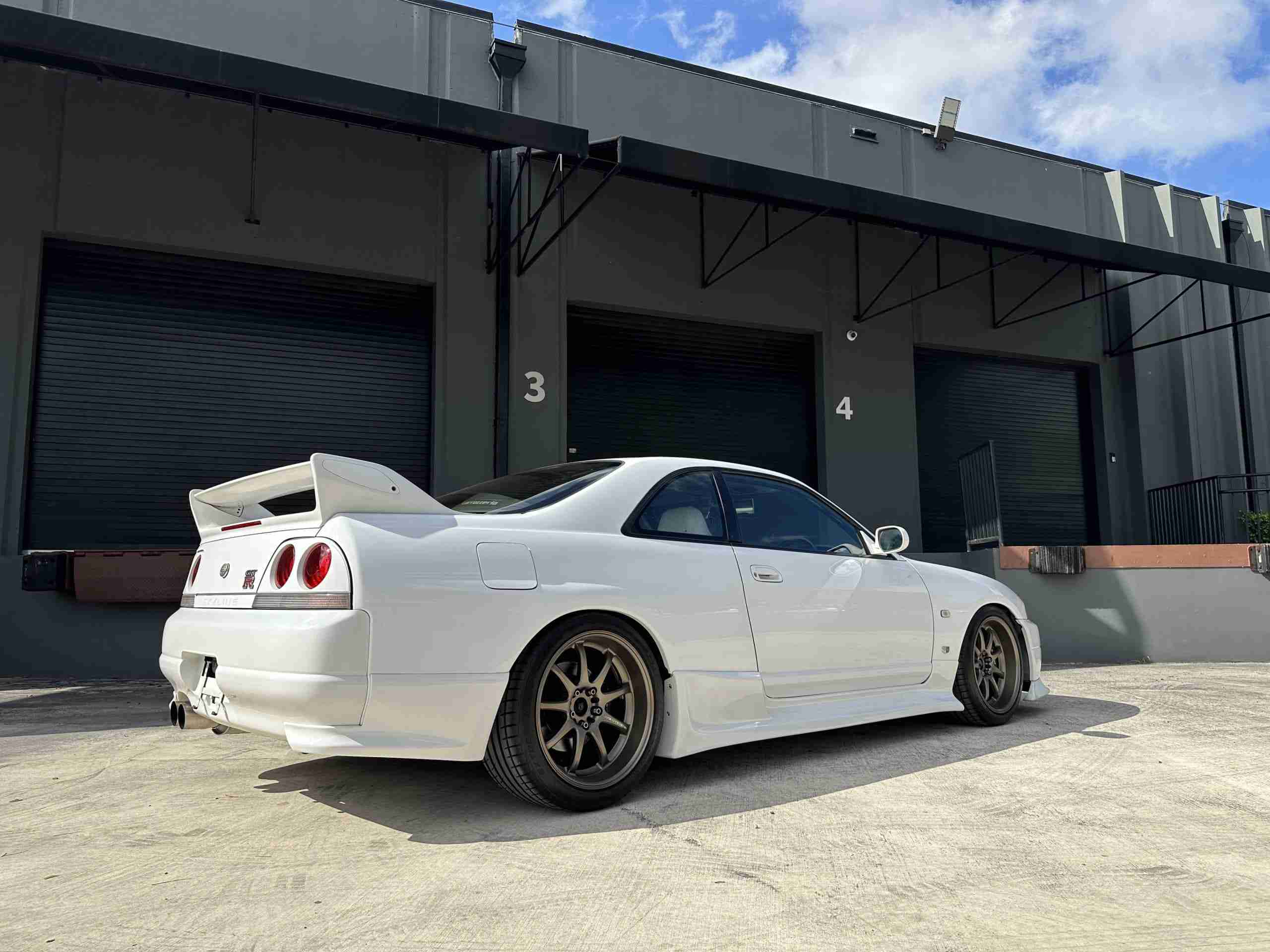 1995 Nissan GT-R 50k Miles – HKS Coilovers – Work Emotion Wheels – Turn Key/ Well maintained full