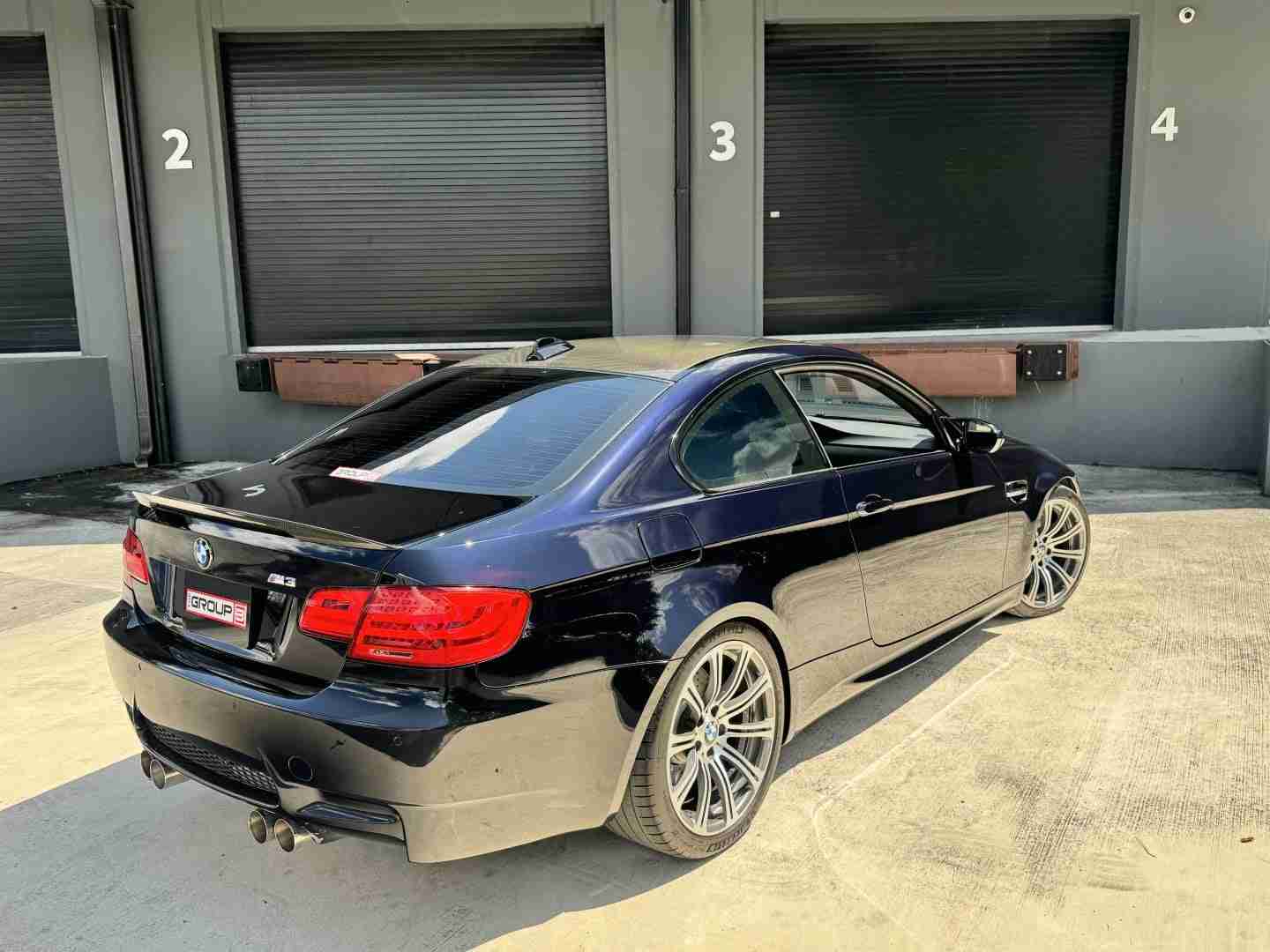 2009 BMW M3 E92 Coupe 6 Speed Manual – Carbon fiber roof – Meistershaft Exhaust – Alcantara Bits full