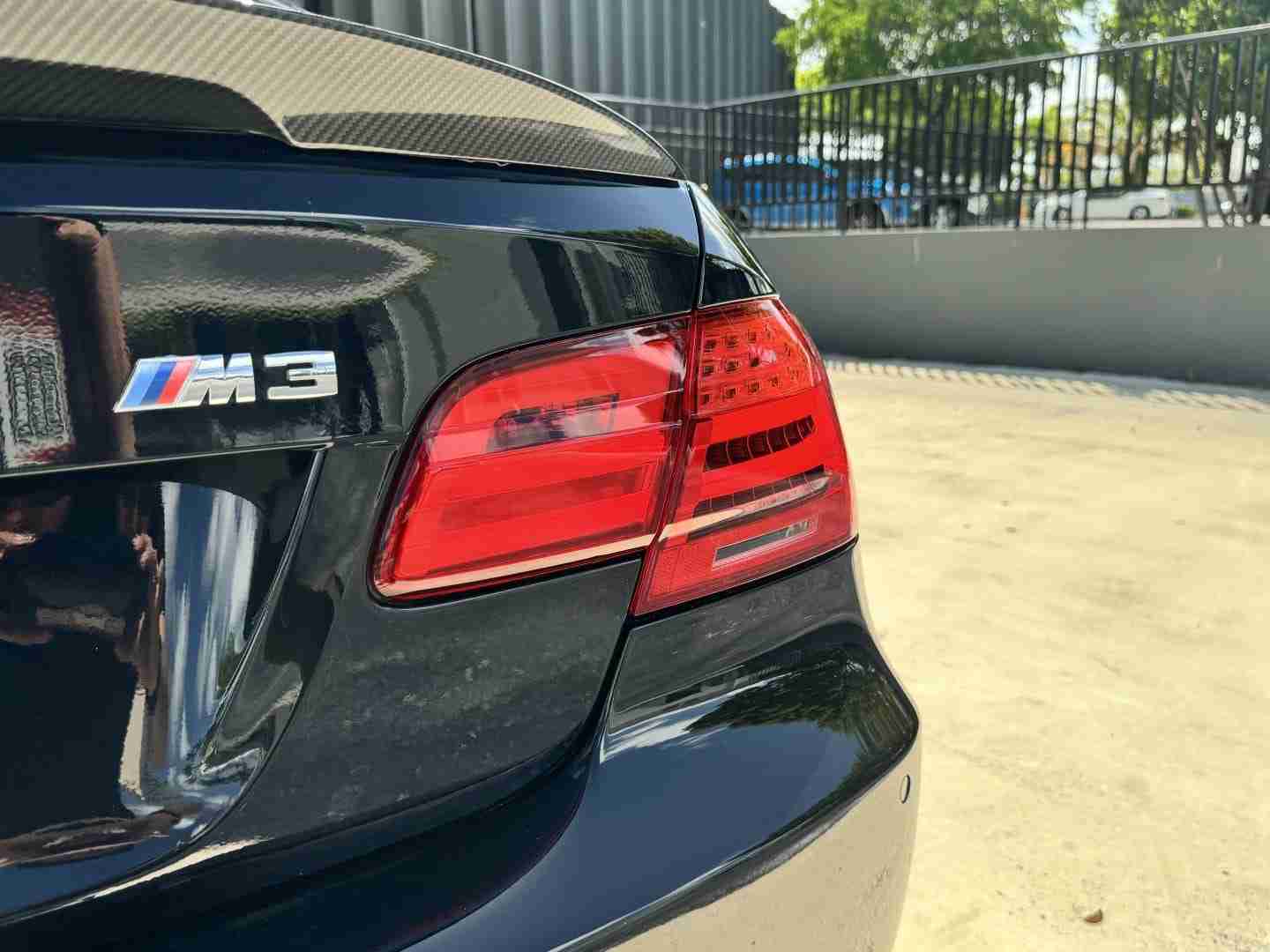 2009 BMW M3 E92 Coupe 6 Speed Manual – Carbon fiber roof – Meistershaft Exhaust – Alcantara Bits full