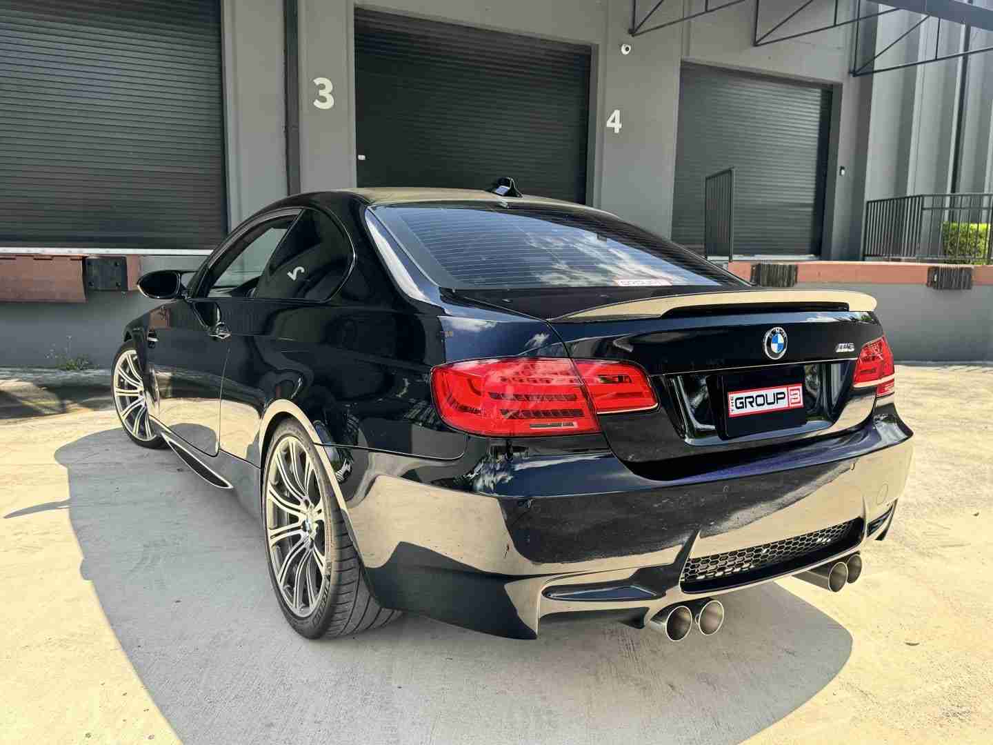 2009 BMW M3 E92 Coupe 6 Speed Manual – Carbon fiber roof – Meistershaft Exhaust – Alcantara Bits full
