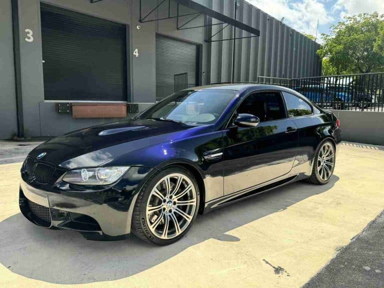 2009 BMW M3 E92 Coupe 6 Speed Manual – Carbon fiber roof – Meistershaft Exhaust – Alcantara Bits