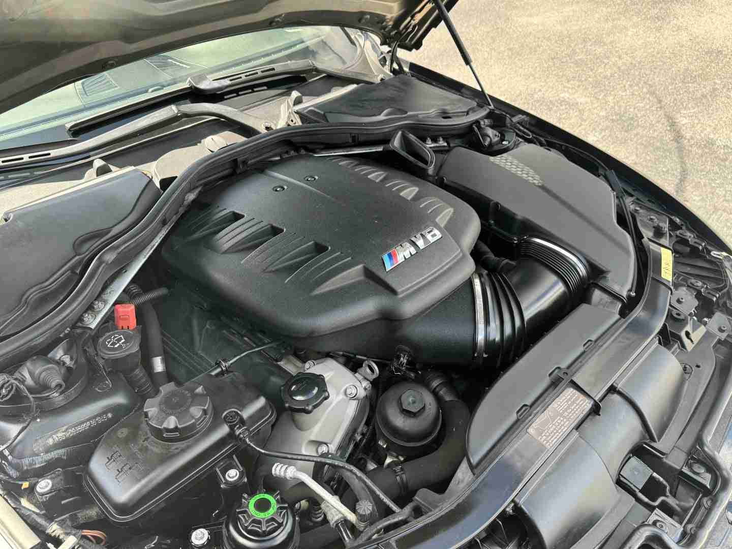 2009 BMW M3 E92 Coupe 6 Speed Manual – Carbon fiber roof – Meistershaft Exhaust – Alcantara Bits full