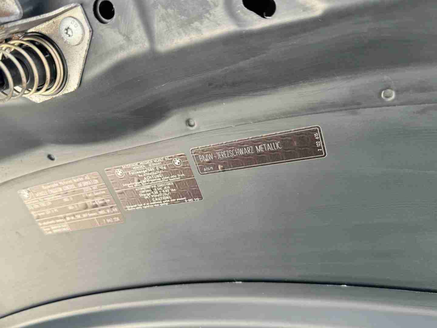 2009 BMW M3 E92 Coupe 6 Speed Manual – Carbon fiber roof – Meistershaft Exhaust – Alcantara Bits full