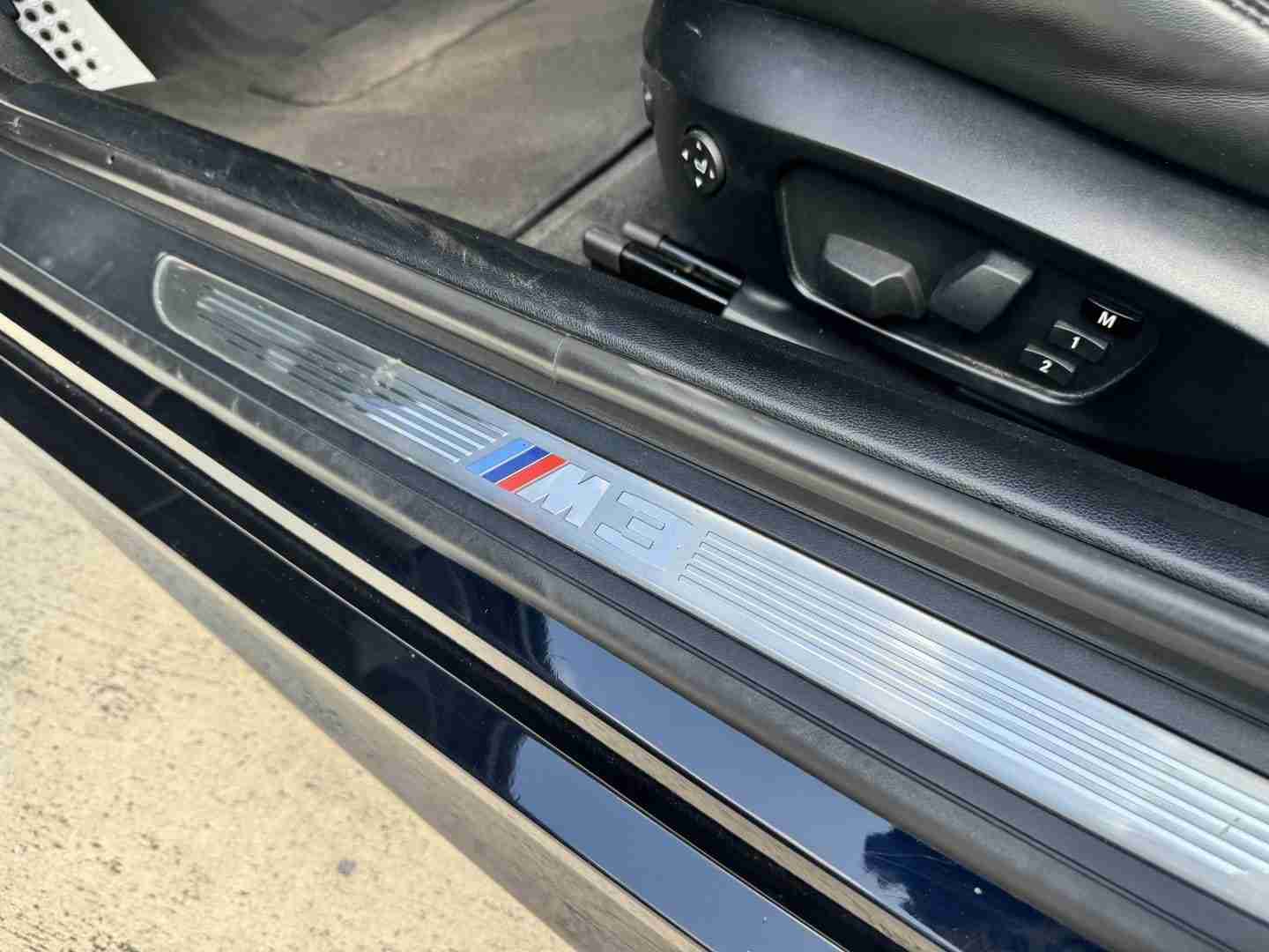 2009 BMW M3 E92 Coupe 6 Speed Manual – Carbon fiber roof – Meistershaft Exhaust – Alcantara Bits full