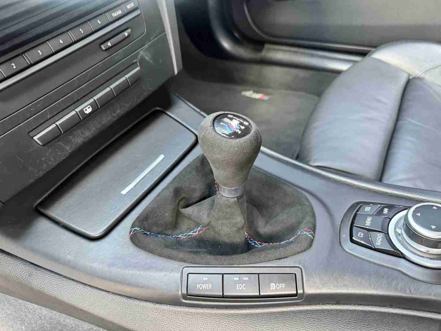 2009 BMW M3 E92 Coupe 6 Speed Manual – Carbon fiber roof – Meistershaft Exhaust – Alcantara Bits full