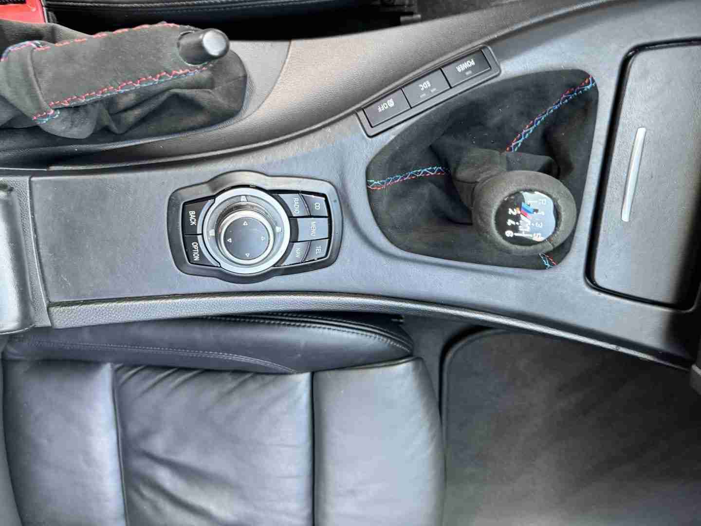 2009 BMW M3 E92 Coupe 6 Speed Manual – Carbon fiber roof – Meistershaft Exhaust – Alcantara Bits full