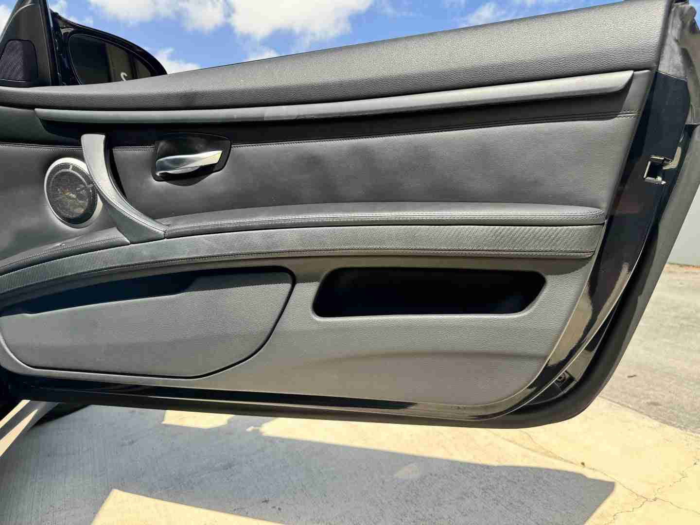 2009 BMW M3 E92 Coupe 6 Speed Manual – Carbon fiber roof – Meistershaft Exhaust – Alcantara Bits full