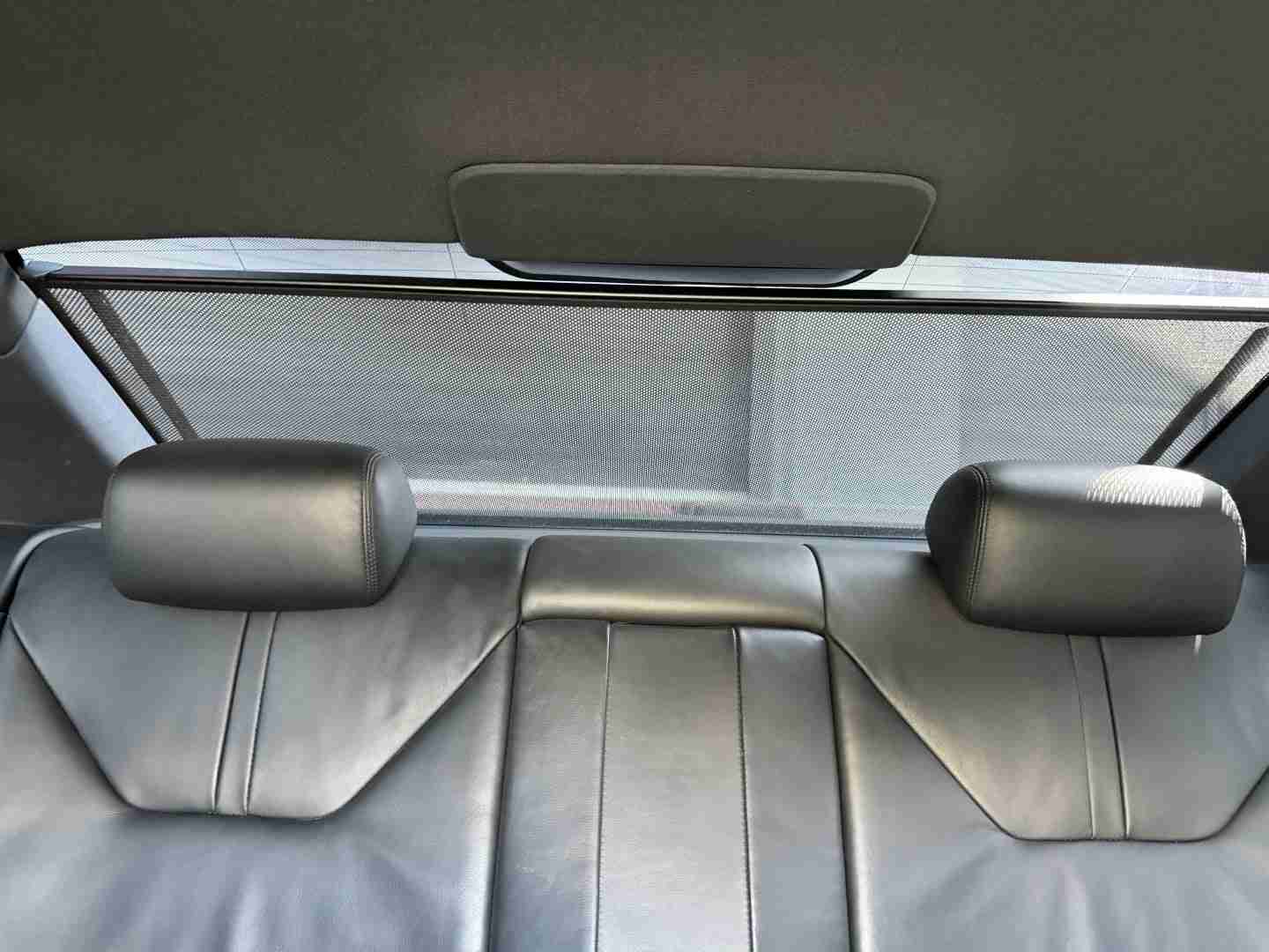 2009 BMW M3 E92 Coupe 6 Speed Manual – Carbon fiber roof – Meistershaft Exhaust – Alcantara Bits full